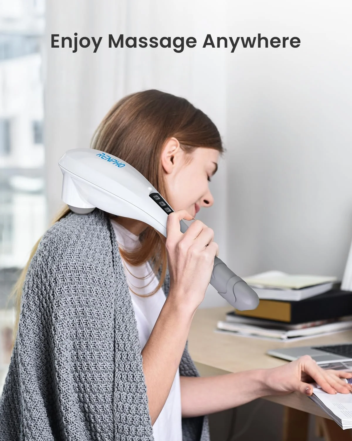 ماساژور دستی بافت عمیق رنفو برای تسکین درد عضلات، کمر، پا، گردن، شانه، ساق پا - باتری با ظرفیت بالای 2600 میلی آمپر ساعت، ماساژ کامل بدن برقی ضربه ای بی سیم با طراحی قابل حمل