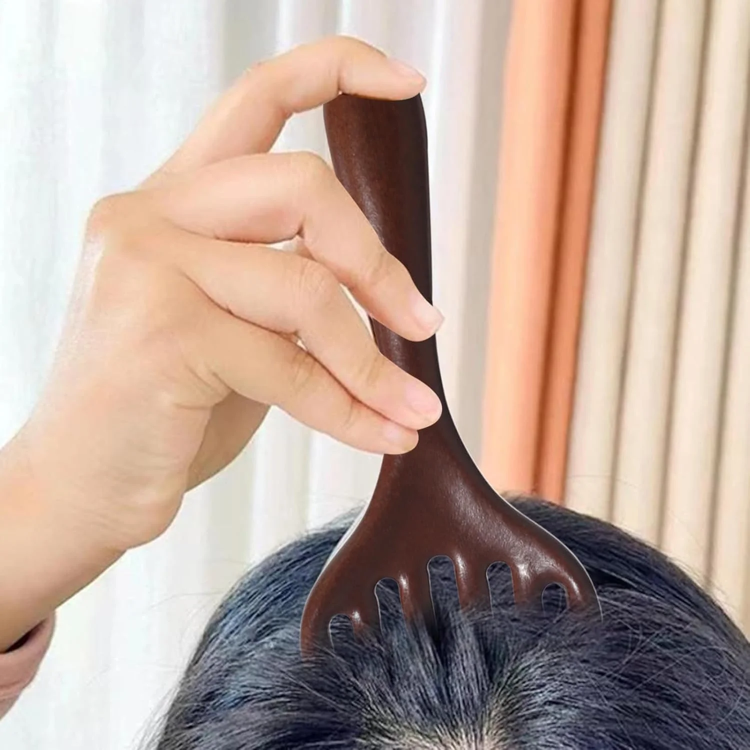 شانه چوب صندل با طرح شاخ گوزن، 1 عدد شانه ماساژ دندانه پهن شاخ گوزن، شانه ماساژ قابل حمل شش چنگکی، ماساژور چوبی سر برای رفع استرس، ماساژور پا، ابزار خراش دهنده و لایروبی مریدین