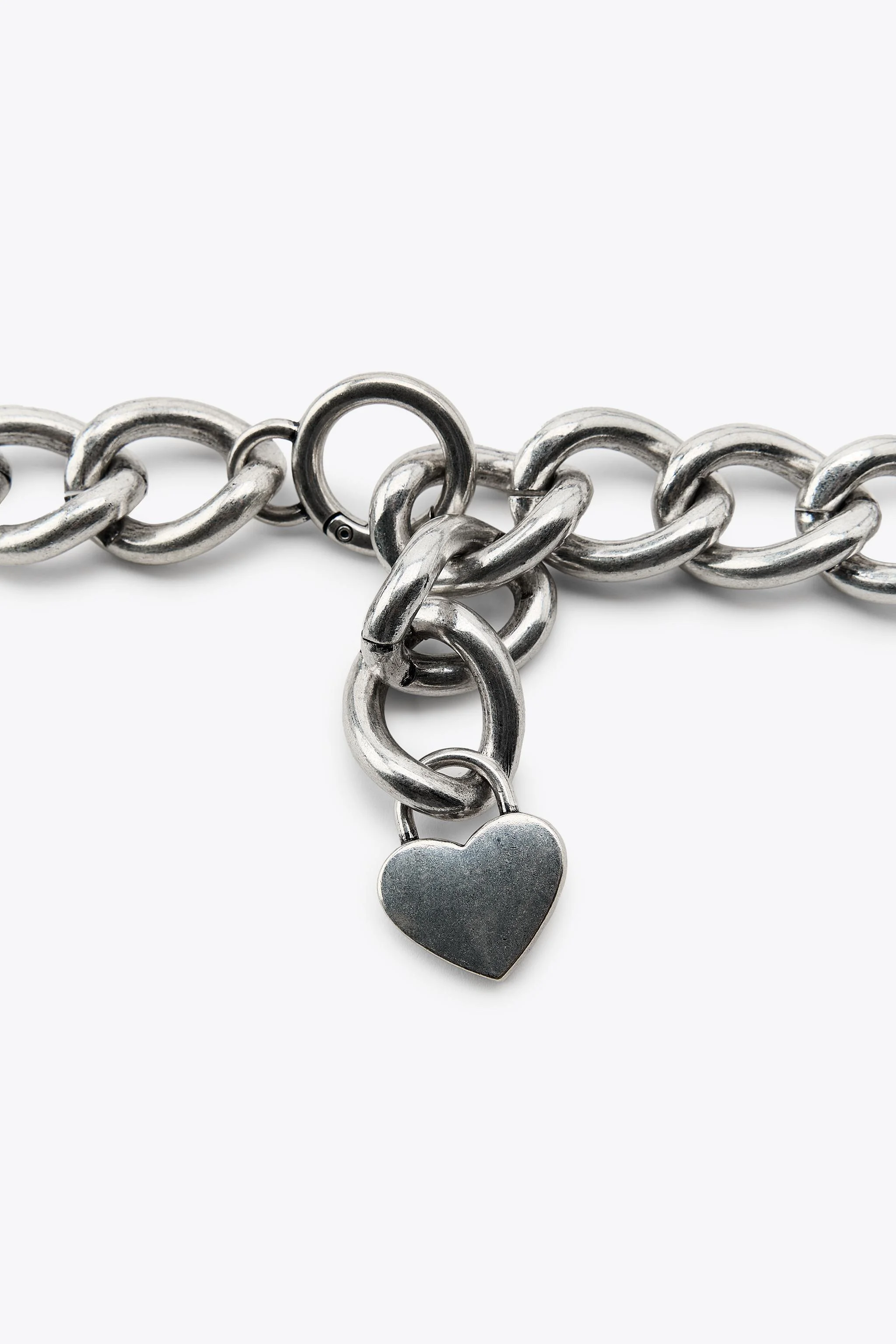 کمربند چرمی با زنجیر متضاد