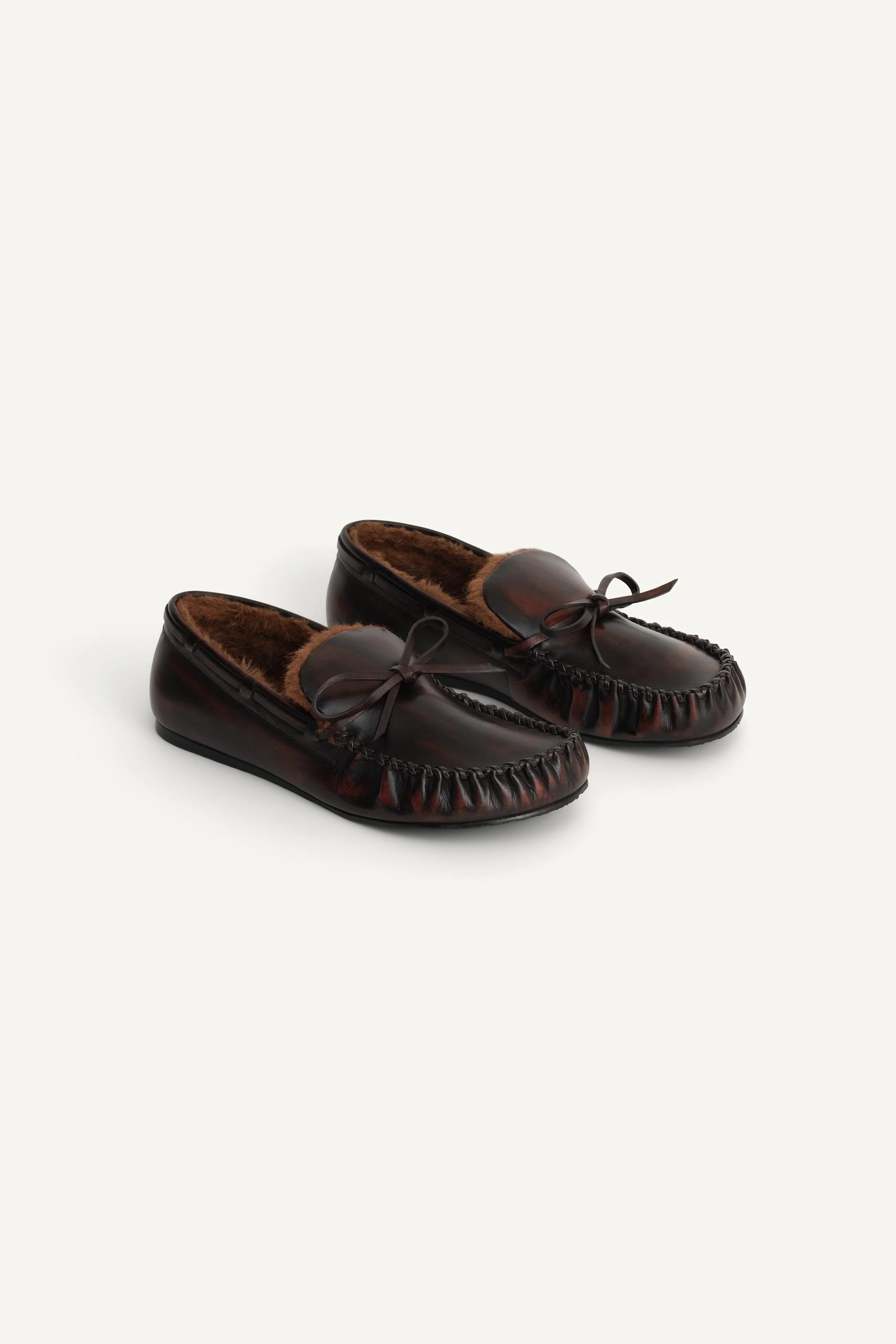 کفش کالج چرمی نسخه محدود کفش کالج چرمی نسخه محدود