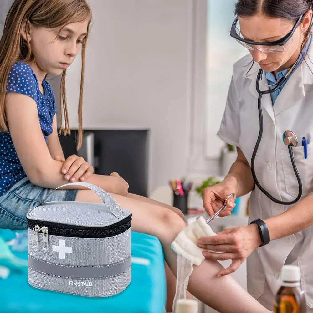 مجموعه 2 عددی کیف کمک های اولیه خالی خزنا به همراه کیف کوچک لوازم پزشکی، کیف عایق دار بقا برای داروها، کیف حمل دارو قابل حمل با دسته برای ماشین، خانه، کمپینگ، اداره، محل کار (خاکستری تیره) مجموعه 2 عددی کیف کمک های اولیه خالی خزنا به همراه کیف کوچک لوازم پزشکی، کیف عایق دار بقا برای داروها، کیف حمل دارو قابل حمل با دسته برای ماشین، خانه، کمپینگ، اداره، محل کار (خاکستری تیره)