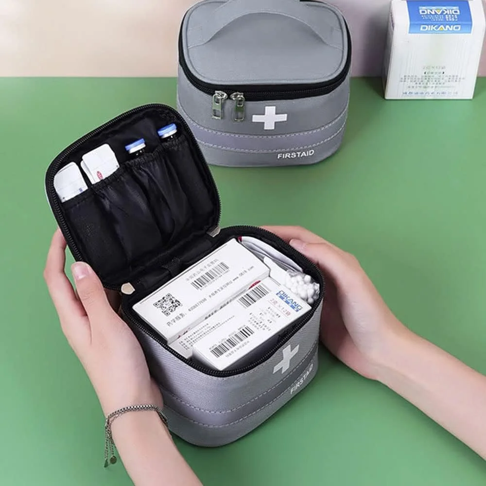 مجموعه 2 عددی کیف کمک های اولیه خالی خزنا به همراه کیف کوچک لوازم پزشکی، کیف عایق دار بقا برای داروها، کیف حمل دارو قابل حمل با دسته برای ماشین، خانه، کمپینگ، اداره، محل کار (خاکستری تیره) مجموعه 2 عددی کیف کمک های اولیه خالی خزنا به همراه کیف کوچک لوازم پزشکی، کیف عایق دار بقا برای داروها، کیف حمل دارو قابل حمل با دسته برای ماشین، خانه، کمپینگ، اداره، محل کار (خاکستری تیره)