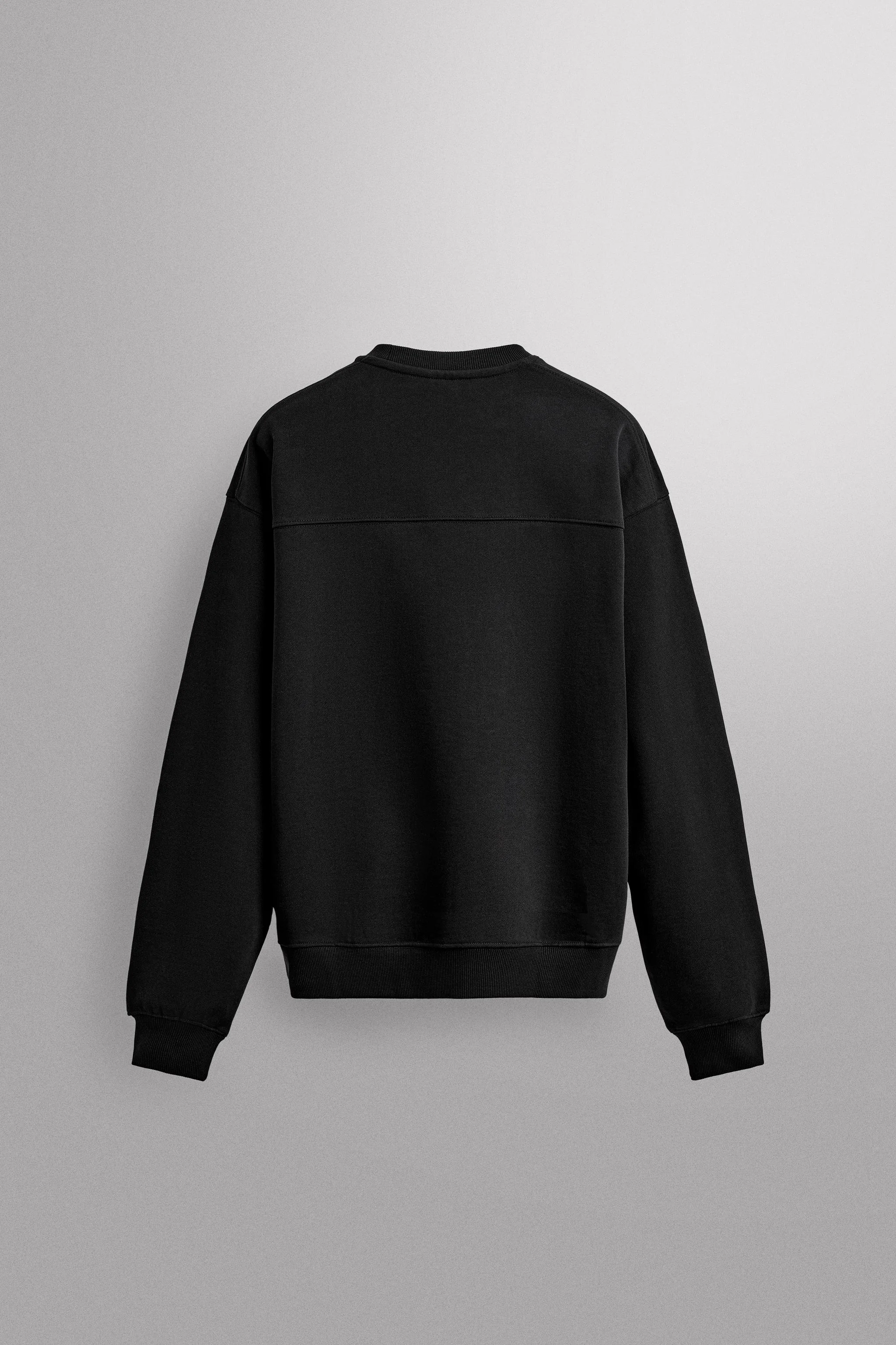 بلوز ورزشی یقه گرد