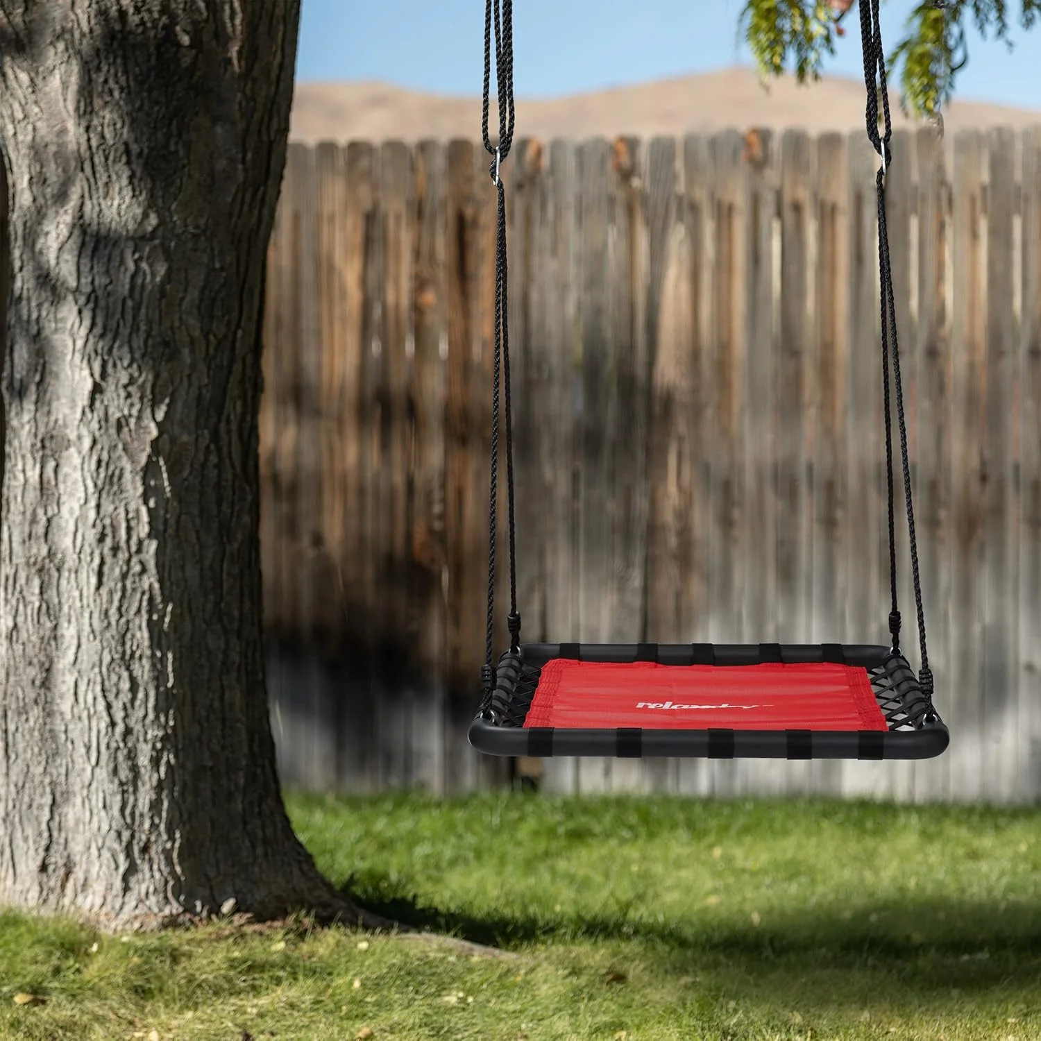 تاب بازی لانه ای مستطیلی Relaxdays 10042423، مناسب کودکان و بزرگسالان، حداکثر تحمل وزن 100 کیلوگرم، ابعاد: 103 × 77 سانتی متر، مناسب فضای باز، تجهیزات بازی، قرمز