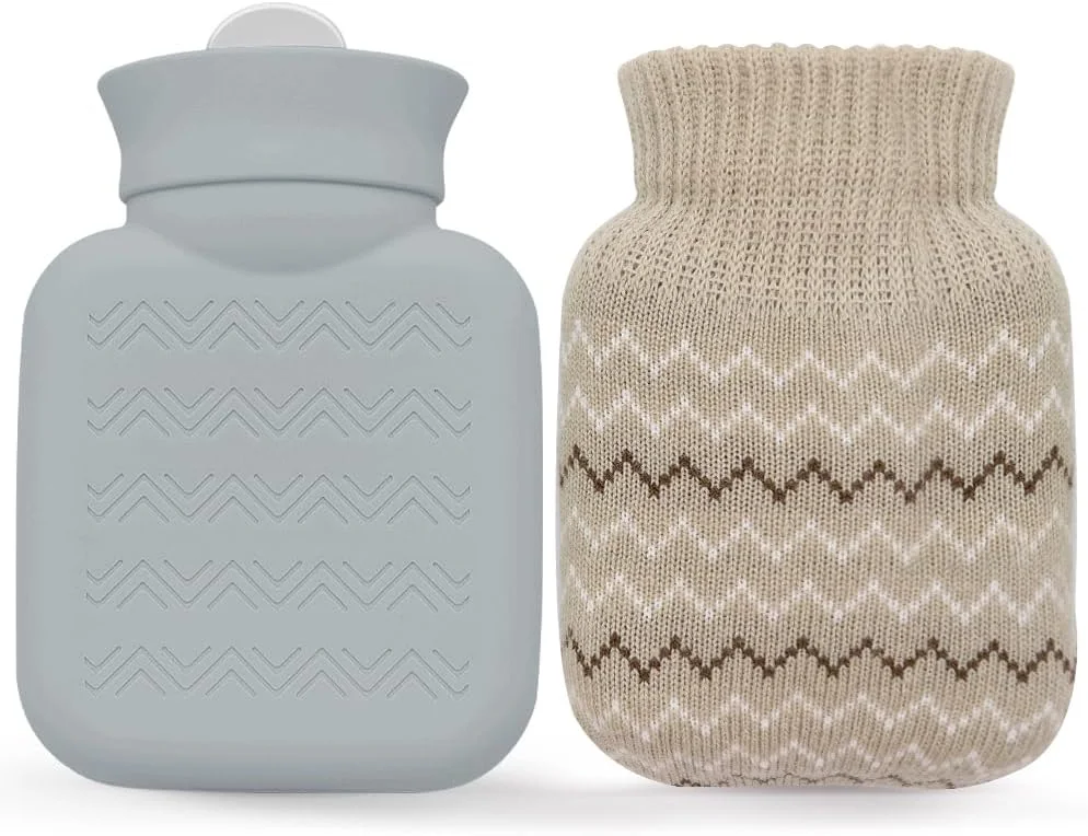 کیسه آب گرم 320 میلی لیتری با روکش بافتنی، کیسه آب گرم کوچک برای تسکین درد کمر، پشت، گردن، شانه ها، کیسه آب گرم کوچک ضد نشت با روکش قابل جابجایی برای زنان، کودکان، بهترین هدیه