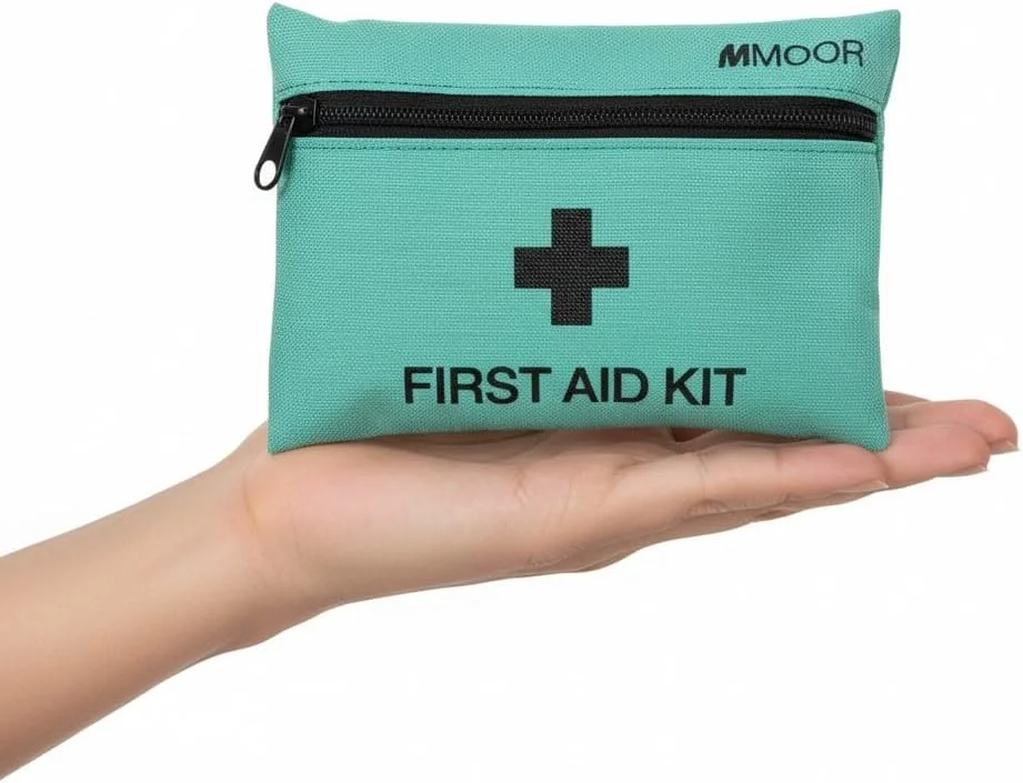 جعبه کمک های اولیه مور - لوازم پزشکی اضطراری جمع و جور و کامل شامل باند، دستمال مرطوب و دستکش - کیت بقای قابل حمل برای ماشین، خانه، کمپینگ، مسافرت در فضای باز و مراقبت سریع از آسیب