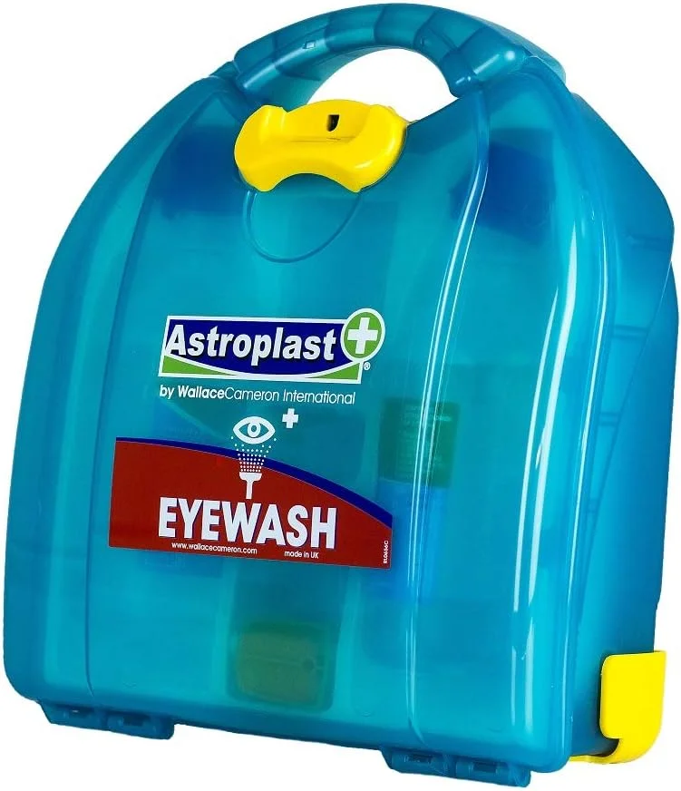 جعبه کمک های اولیه شستشوی چشم Astroplast به همراه دو بطری 500 میلی لیتری محلول نمکی استریل برای محیط کار