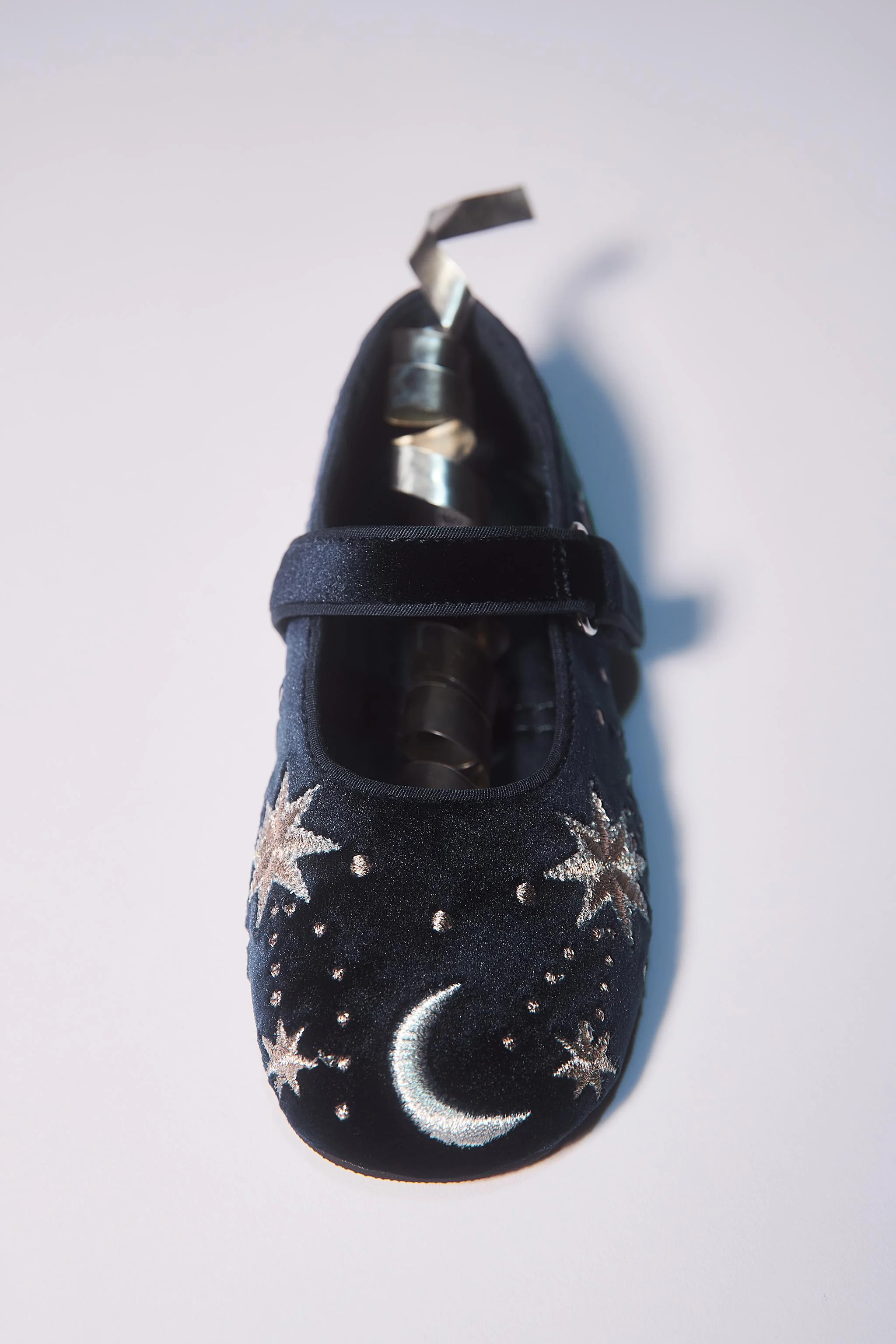 کفش باله تخت مخملی گلدوزی شده