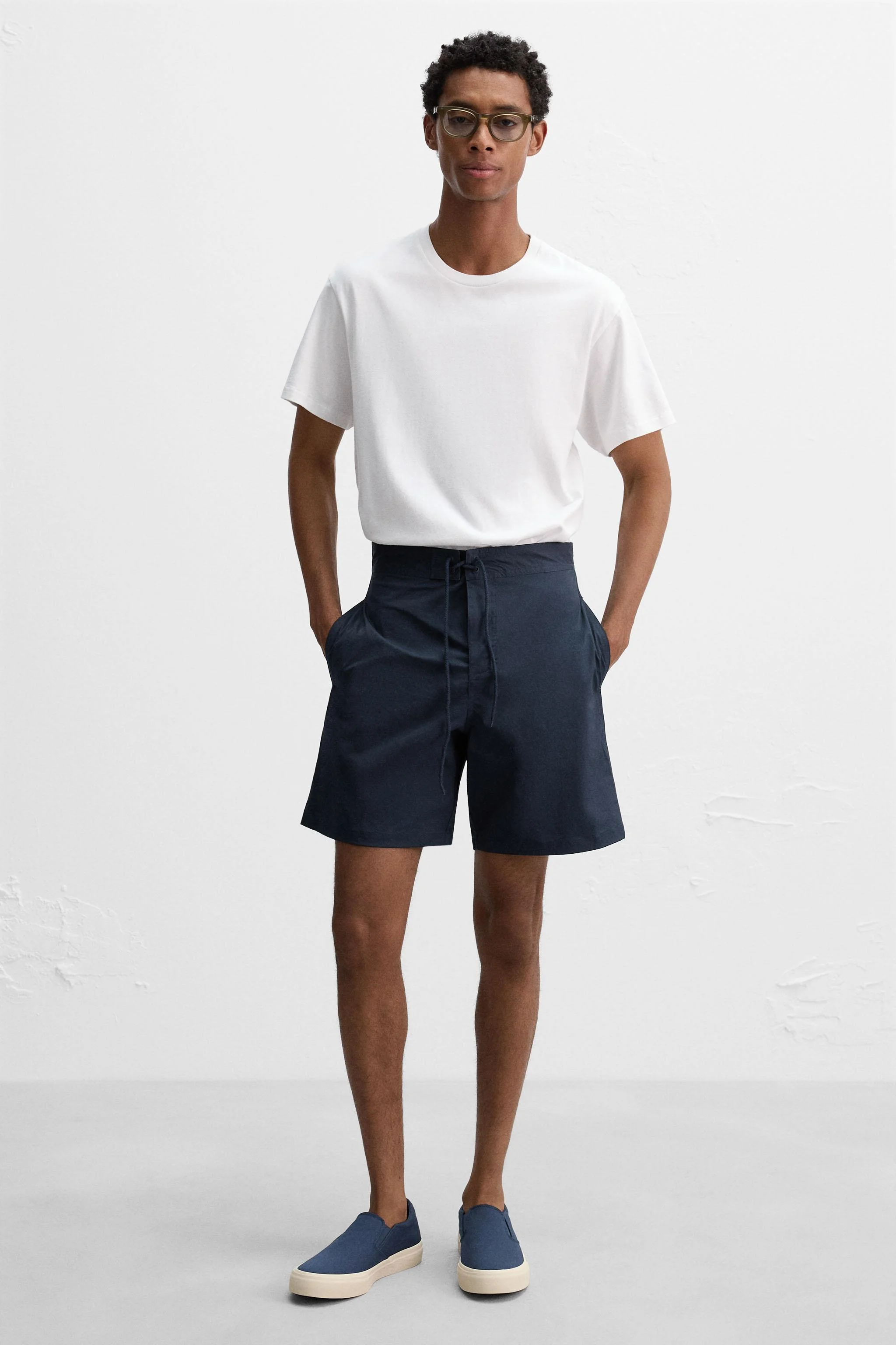 کفش ورزشی پارچه ای بدون بند