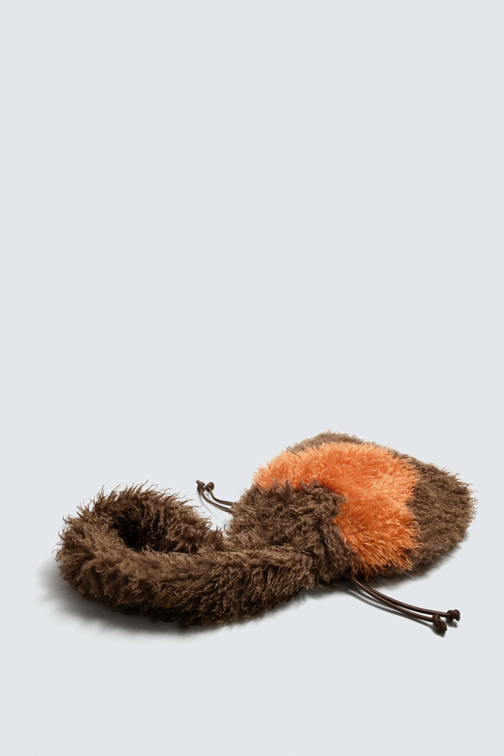 کیف خرید شانه‌ای خز مصنوعی هری لمبرت برای زارا ایکس دیزنی