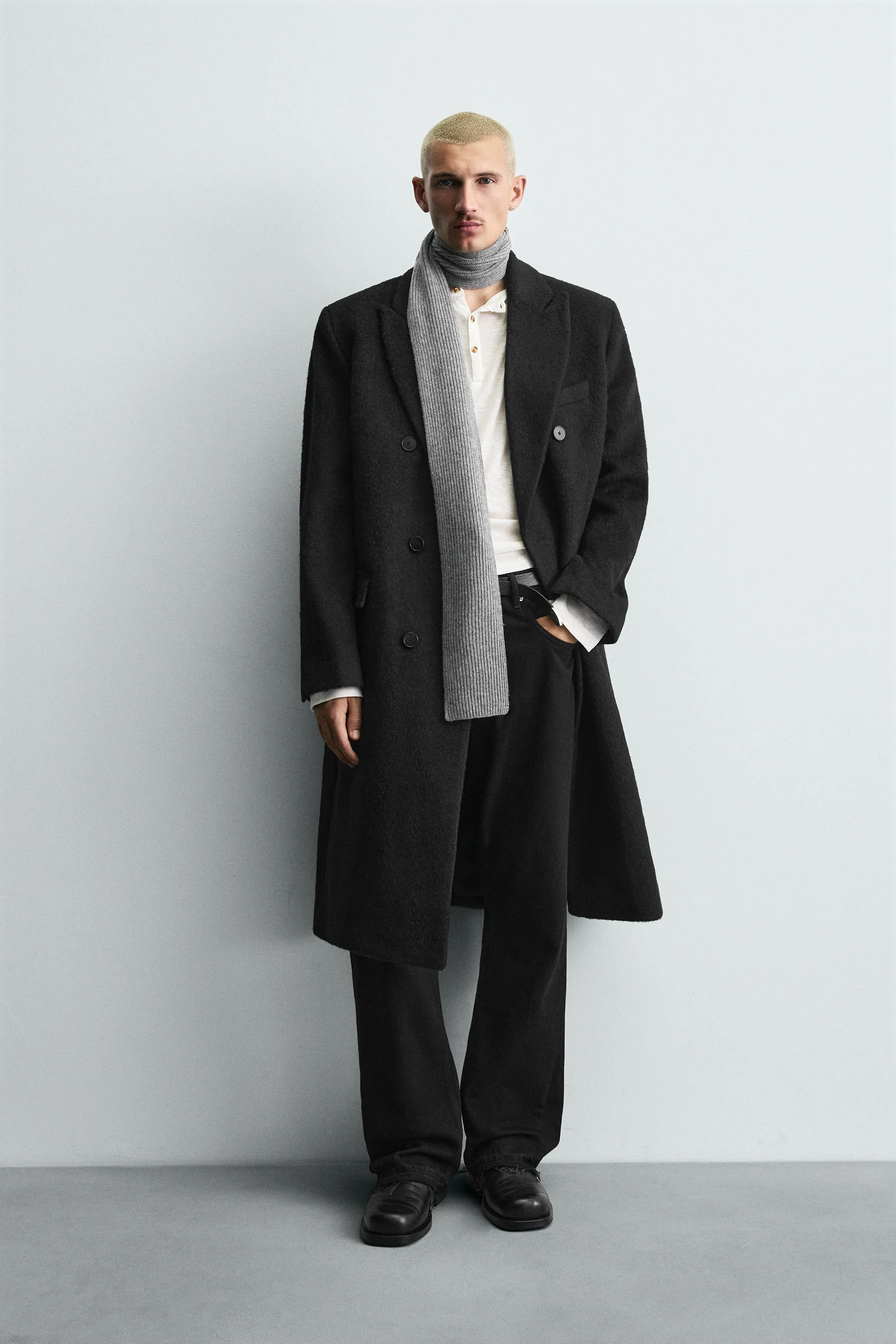 DOUBLE-BREASTED WOOL COAT