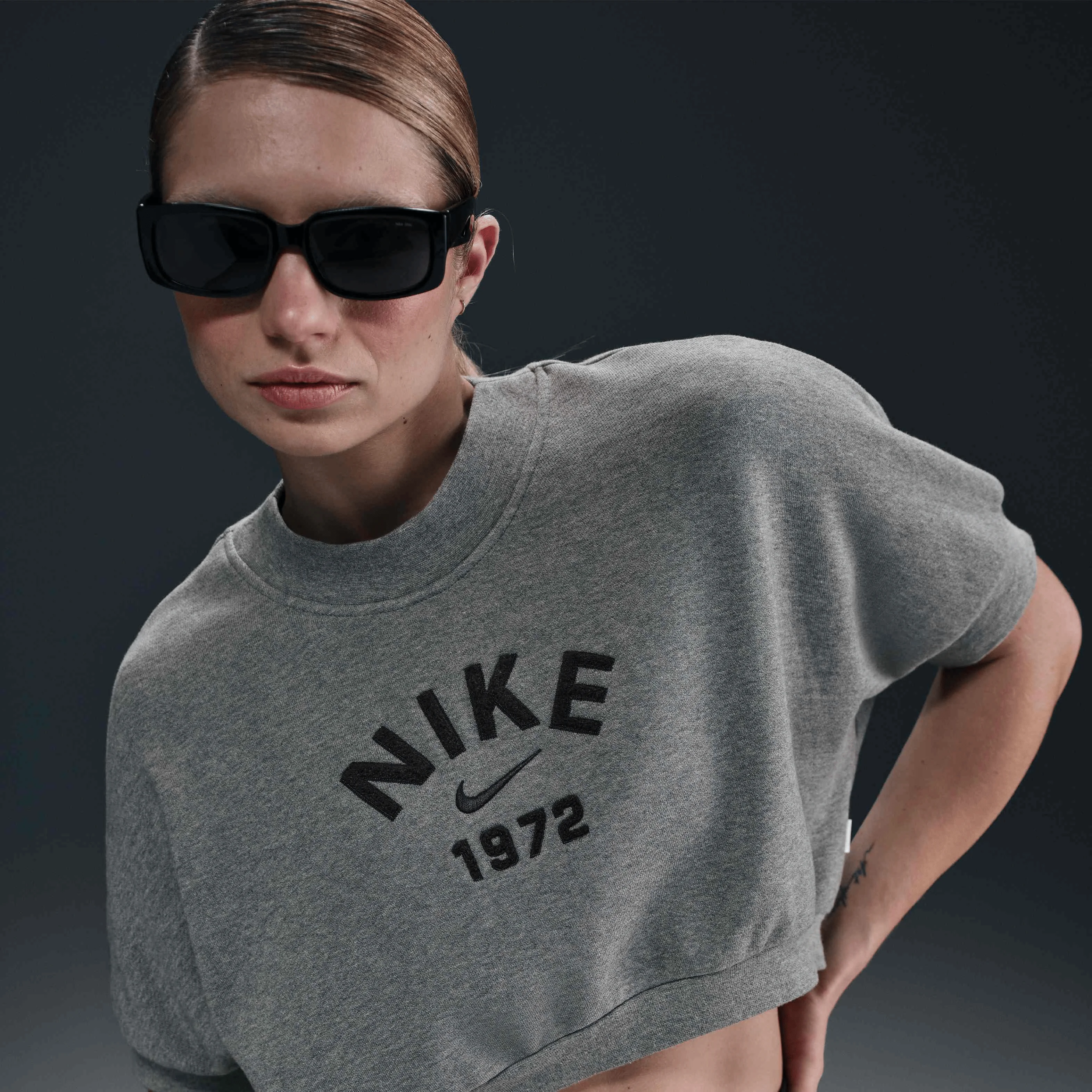 تاپ نیم تنه آستین کوتاه زنانه نایکی Sportswear Collection با یقه گرد و جنس فرنچ تری