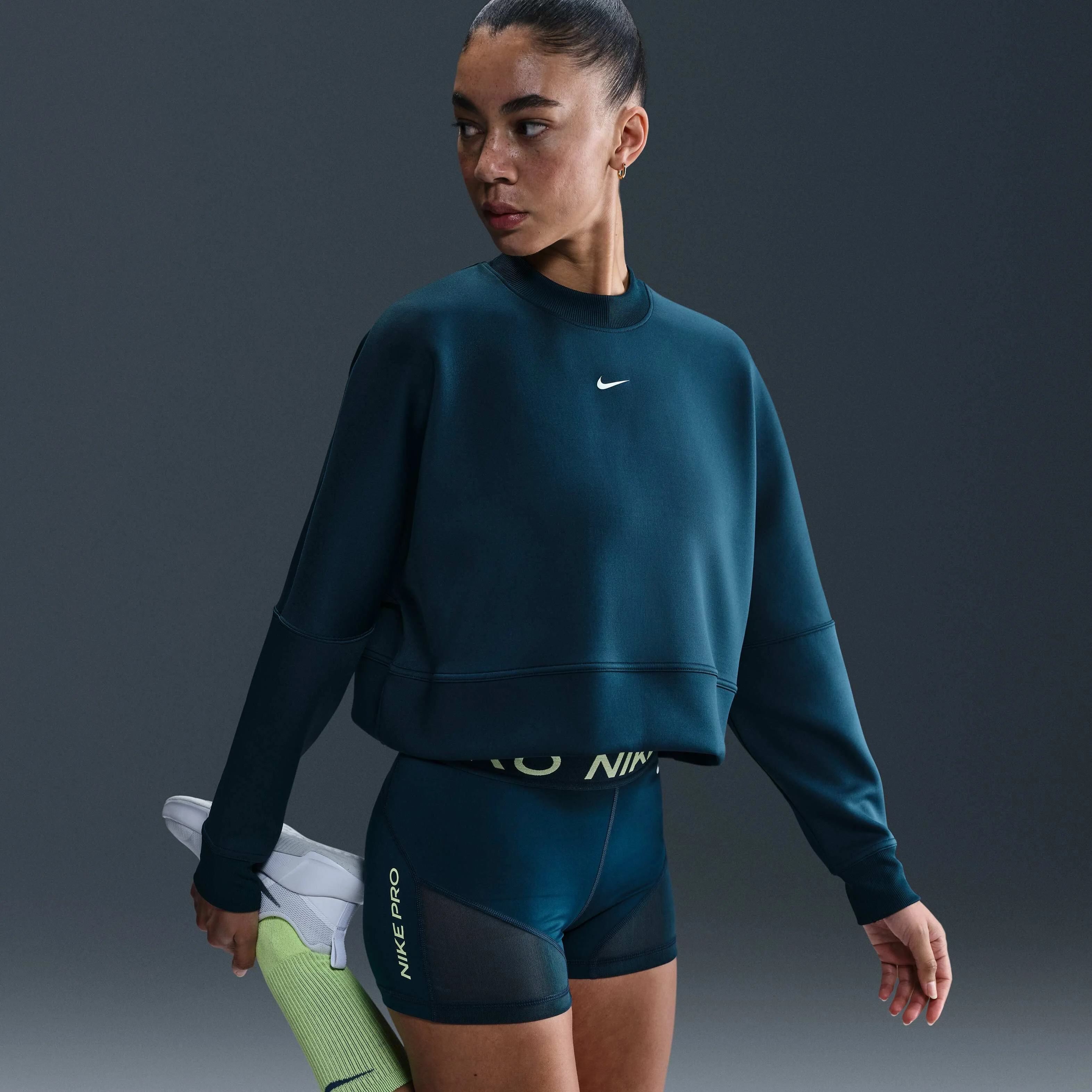 تاپ نیم تنه زنانه نایکی پریما Dri-FIT با یقه گرد و آستین بلند