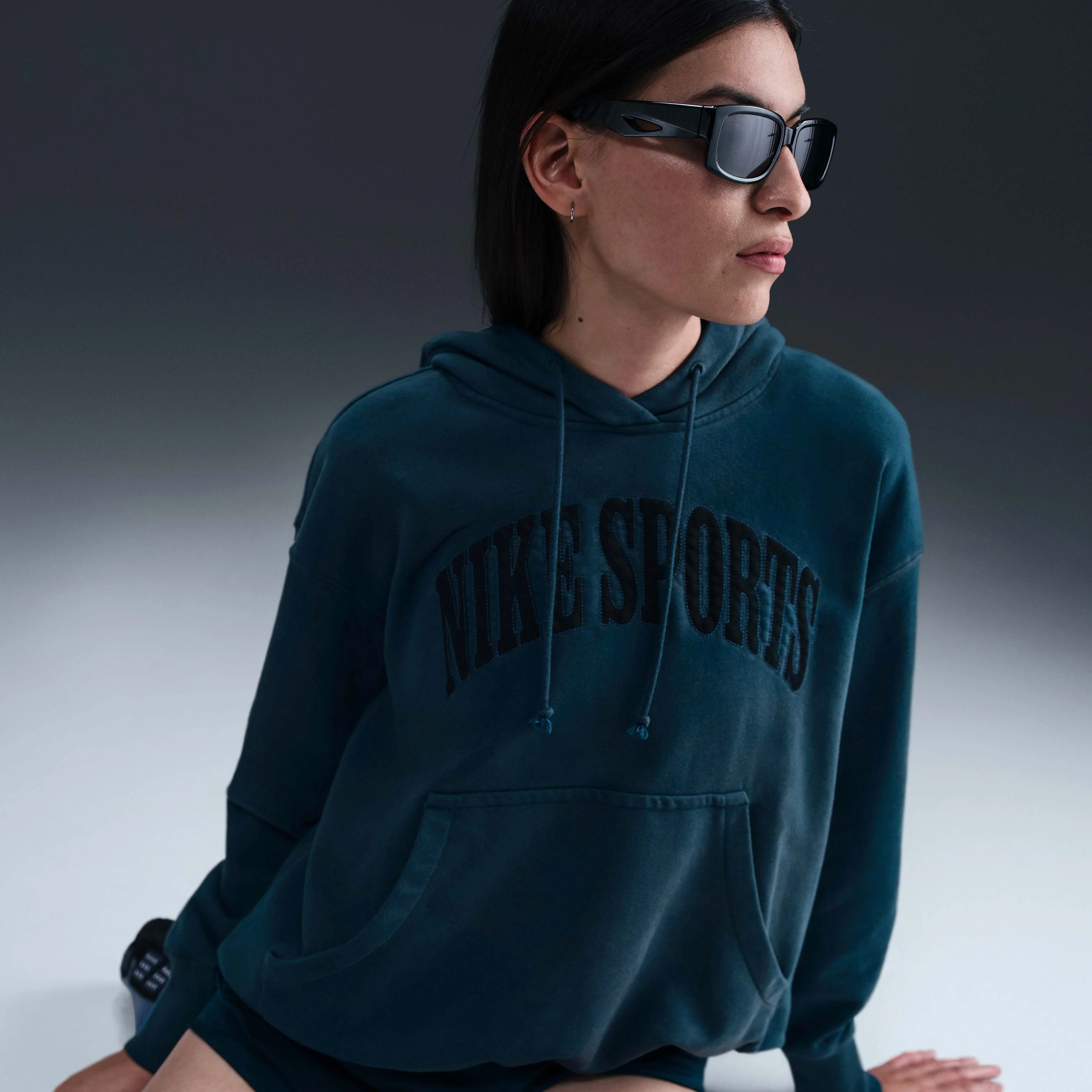 هودی زنانه نایک اسپرتس ویر فونیکس فلیس با پارچه تری فرانسوی و سایز بزرگ هودی زنانه نایک اسپرتس ویر فونیکس فلیس با پارچه تری فرانسوی و سایز بزرگ