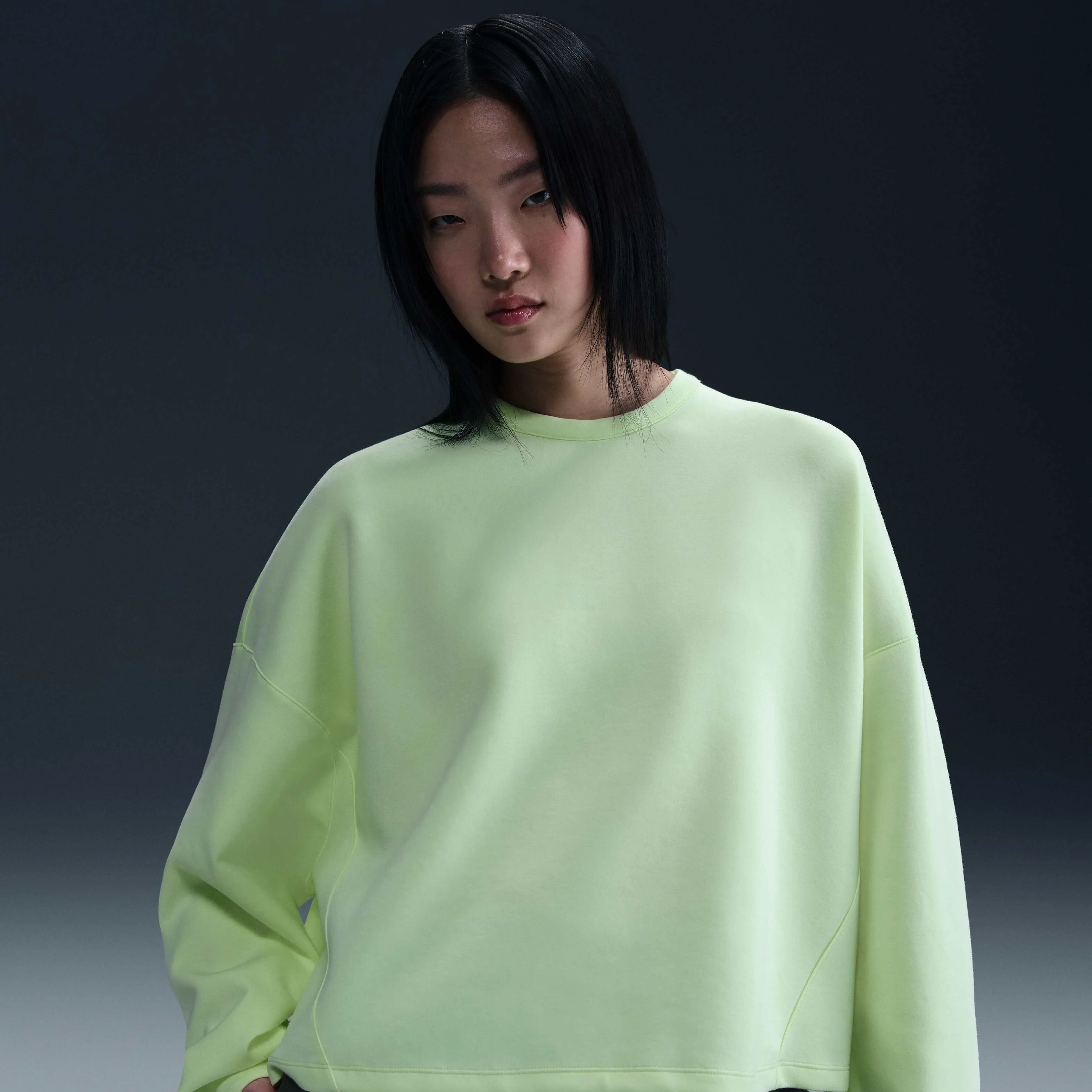 تاپ زنانه نایکی 24.7 Dri-FIT با یقه گرد و سایز بزرگ