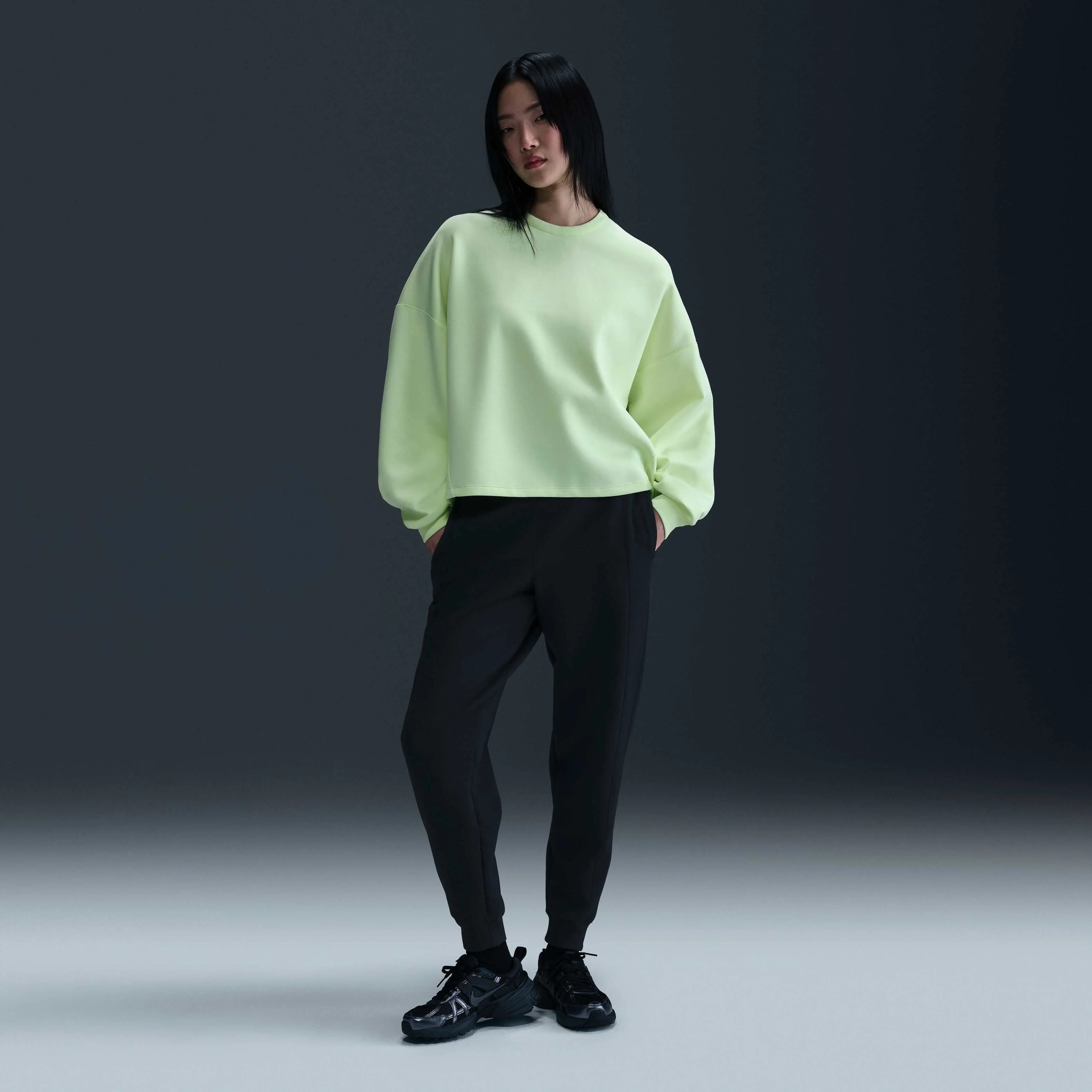 تاپ زنانه نایکی 24.7 Dri-FIT با یقه گرد و سایز بزرگ