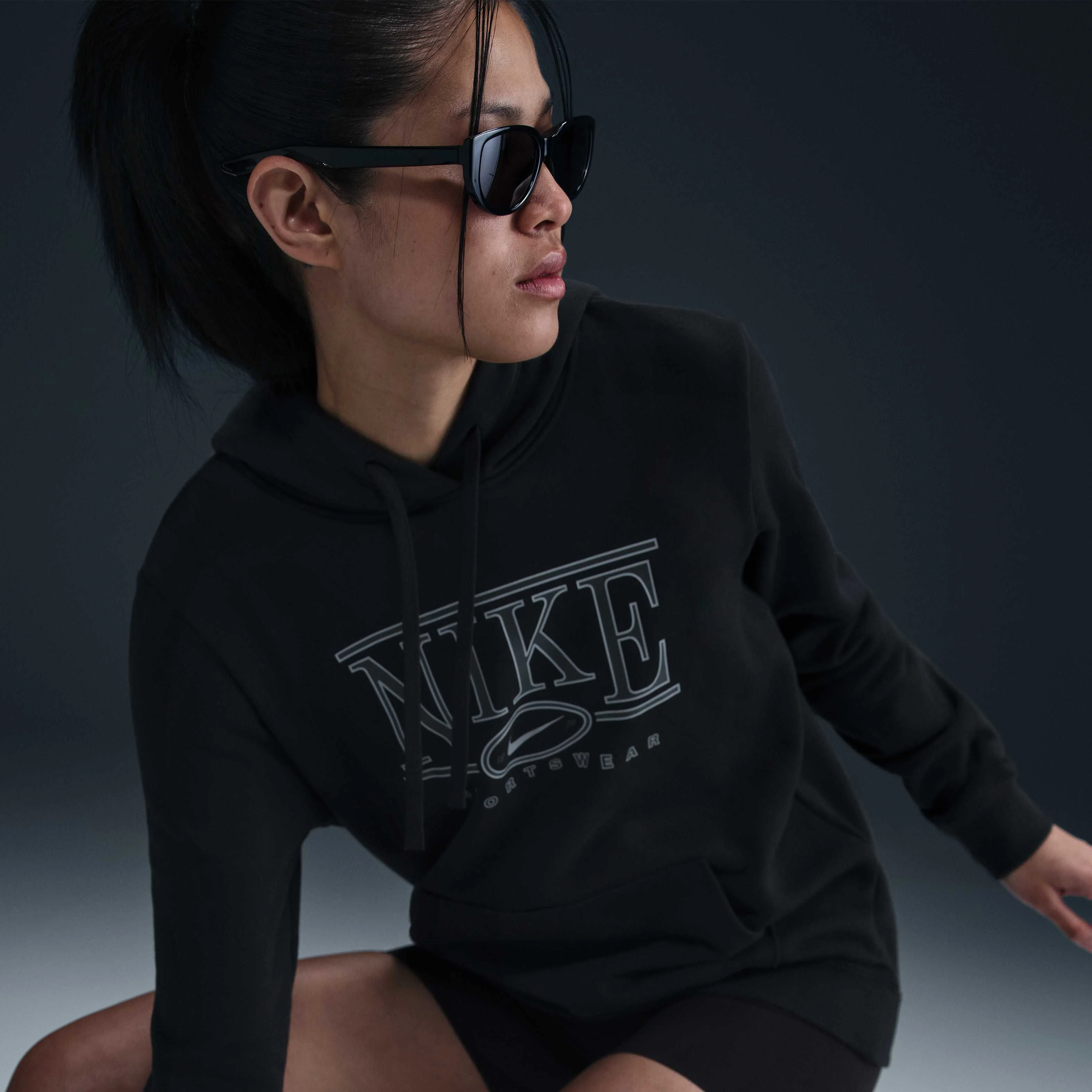 هودی گرافیکی زنانه نایک Sportswear Club Fleece هودی گرافیکی زنانه نایک Sportswear Club Fleece