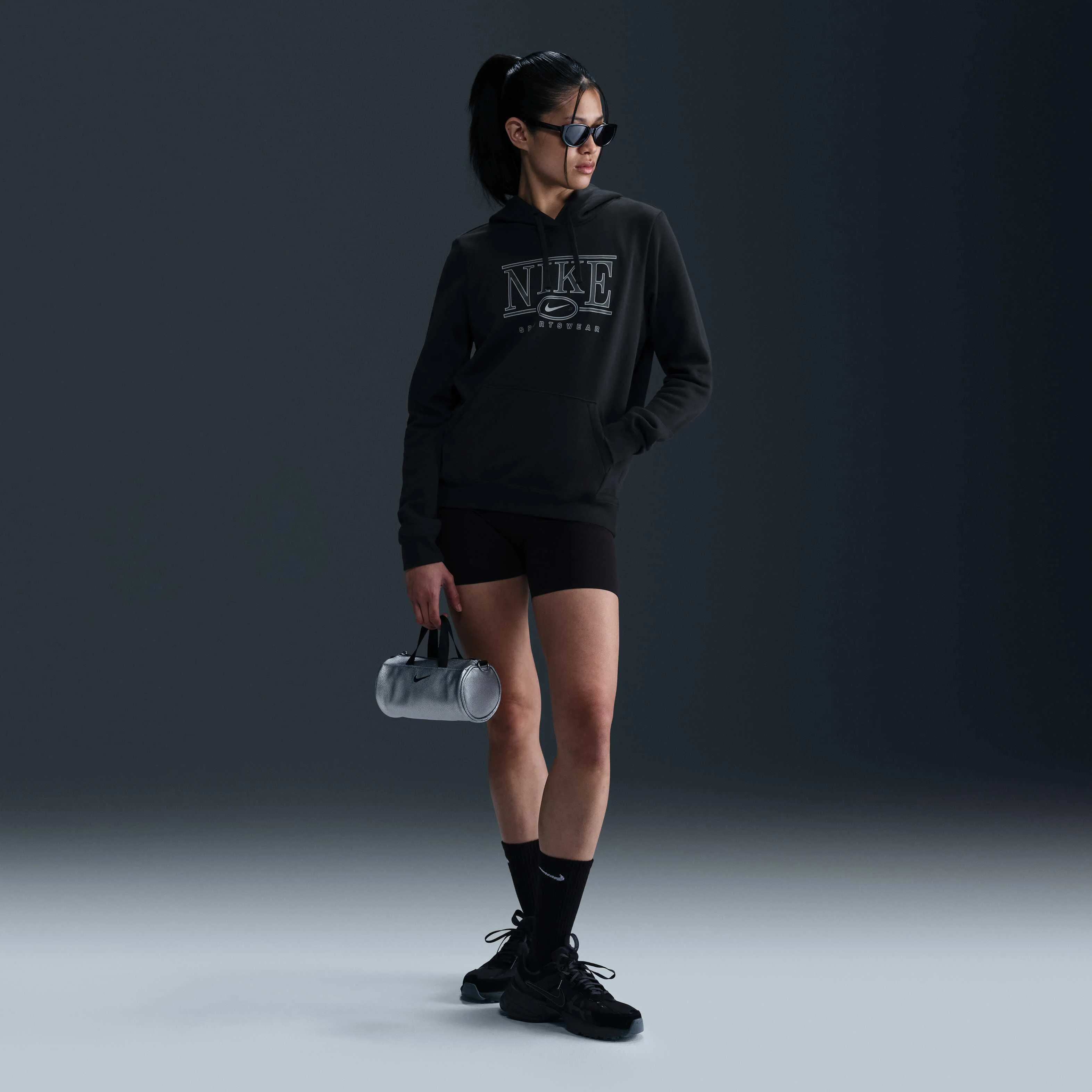 هودی گرافیکی زنانه نایک Sportswear Club Fleece هودی گرافیکی زنانه نایک Sportswear Club Fleece