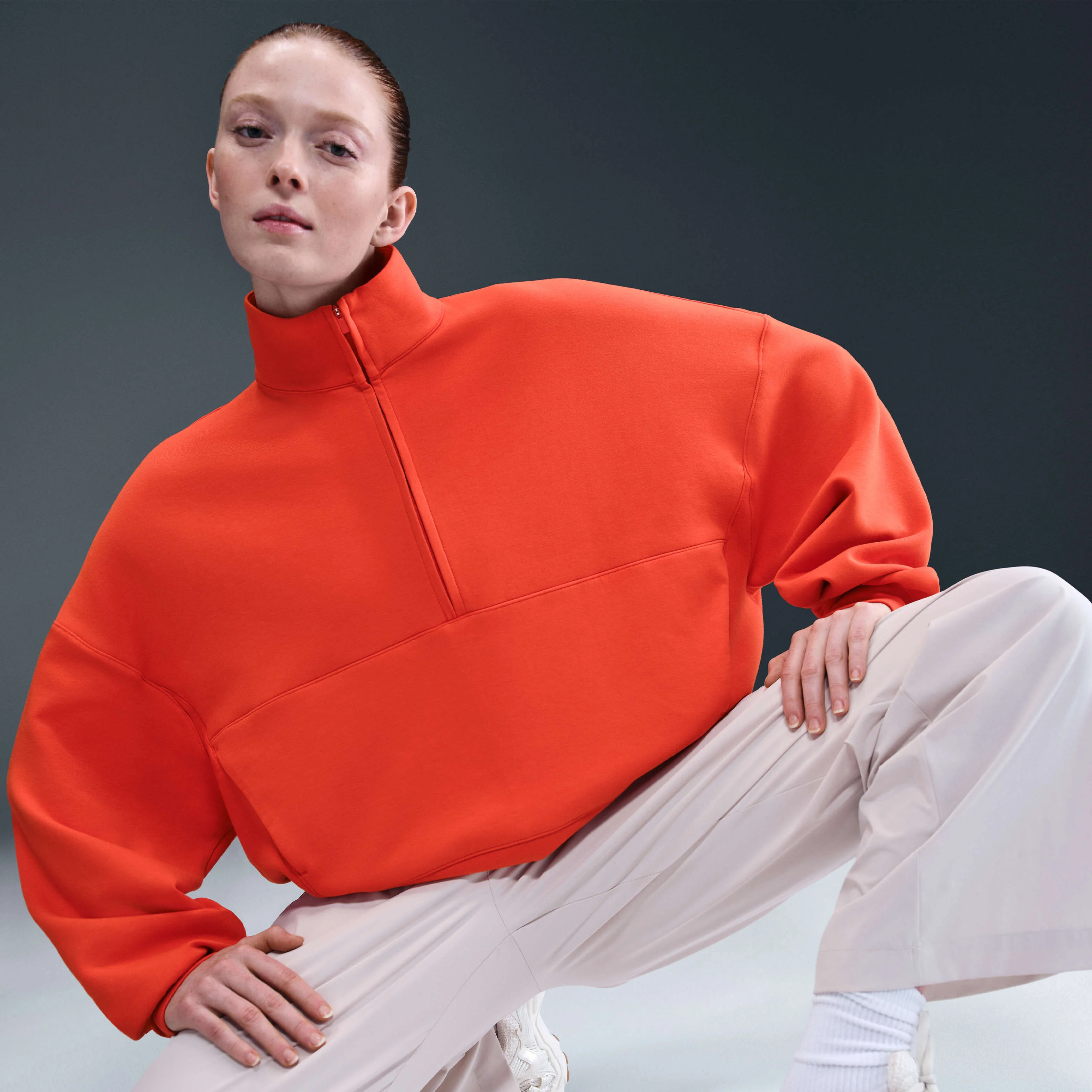 نیم تنه آستین بلند زیپ‌دار زنانه نایکی Dri-FIT مدل 24.7 ImpossiblySoft - رنگ قرمز پیکانته/قرمز عرفانی