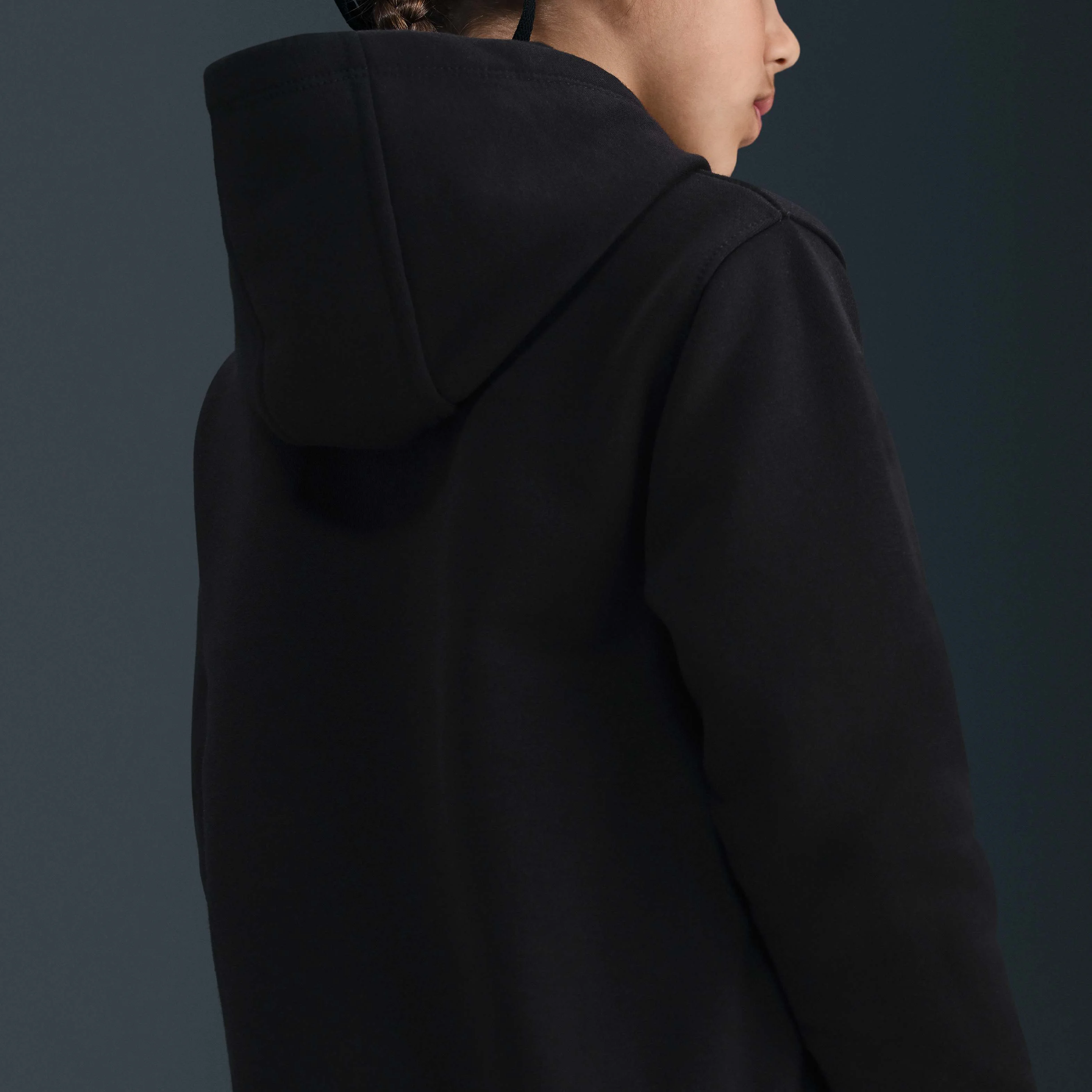 هودی پلوور بچه گانه نایکی Wild Warmth - مشکی