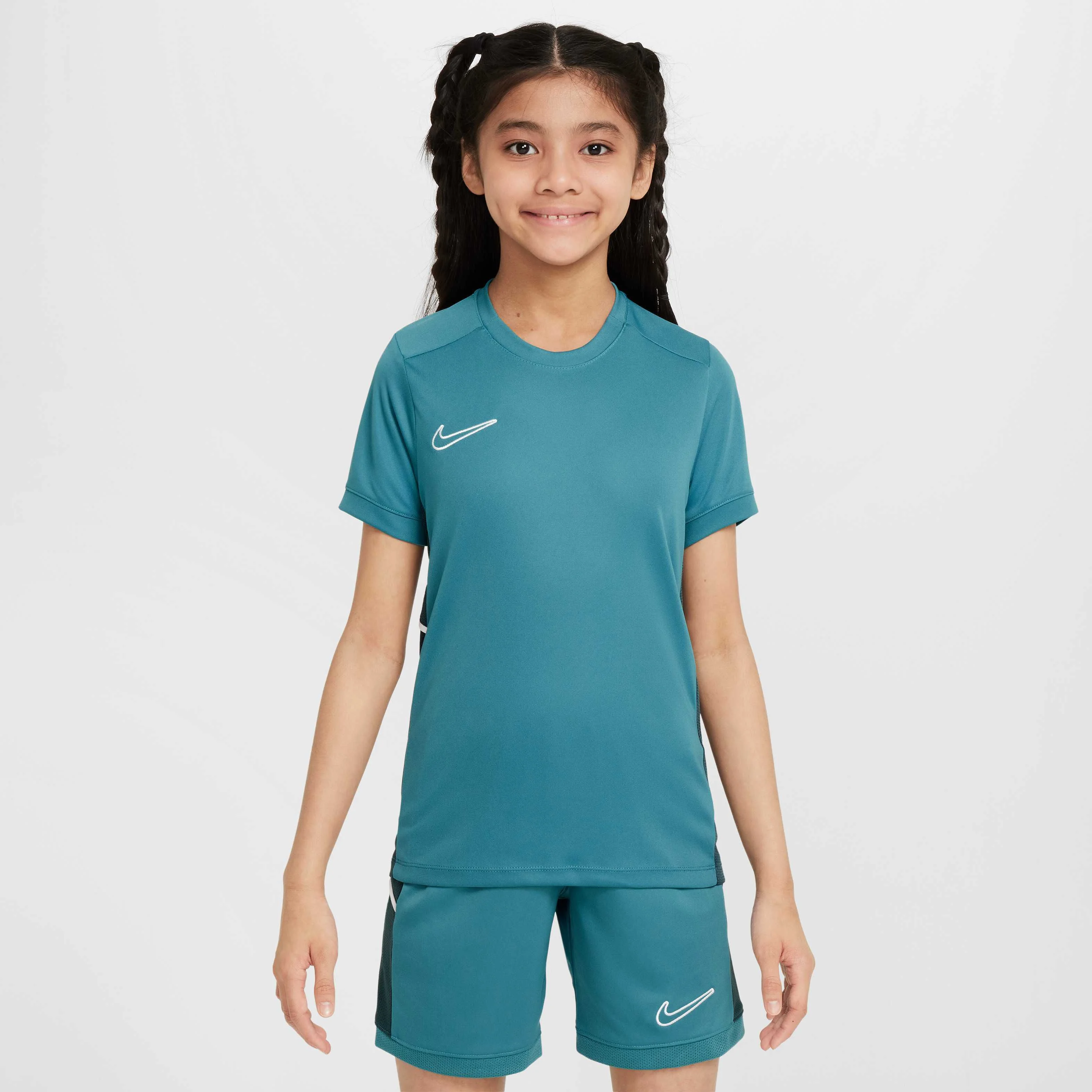 تاپ فوتبال آکادمی نایکی Dri-FIT مناسب نوجوانان - آبی-سبز مینرال/سفید