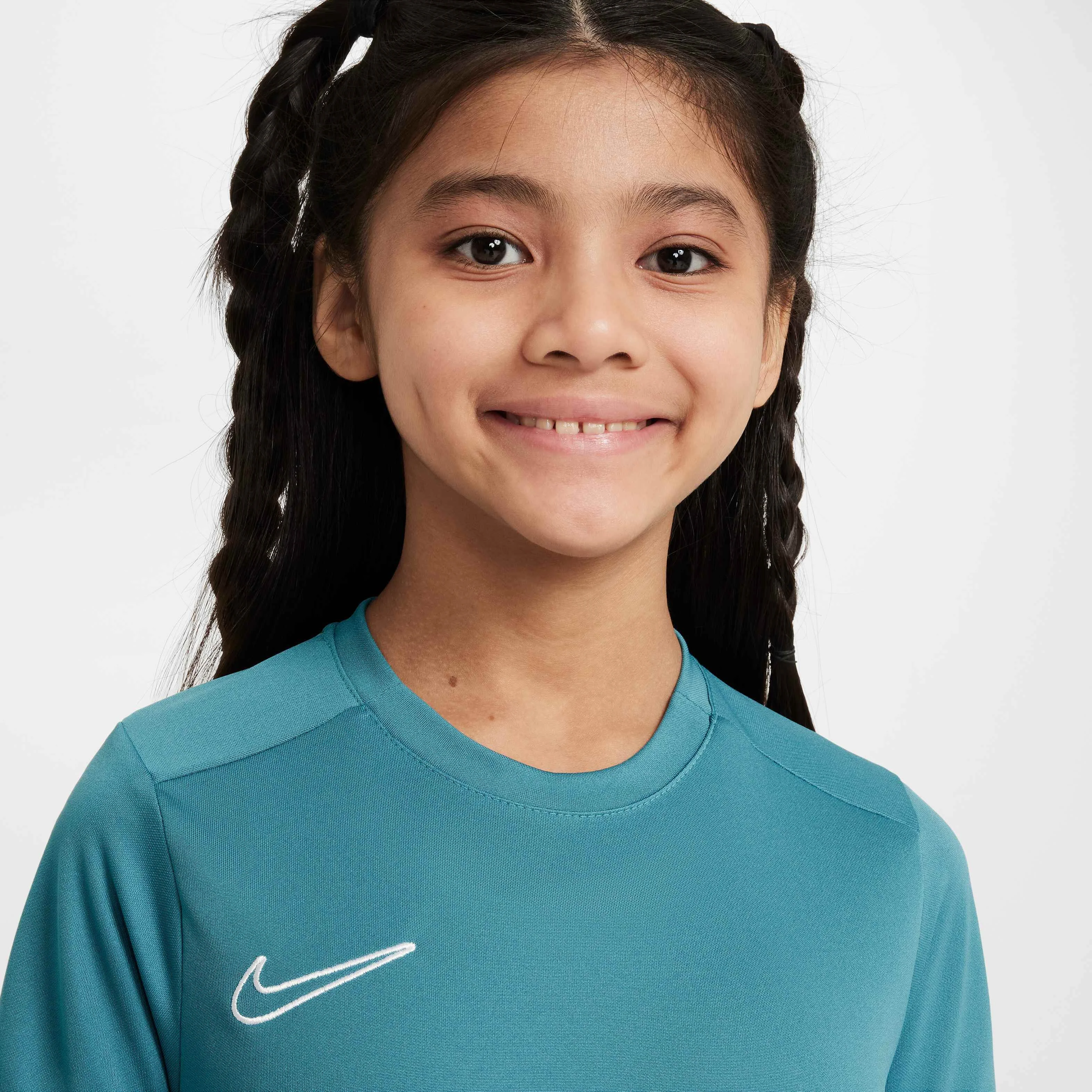 تاپ فوتبال آکادمی نایکی Dri-FIT مناسب نوجوانان - آبی-سبز مینرال/سفید