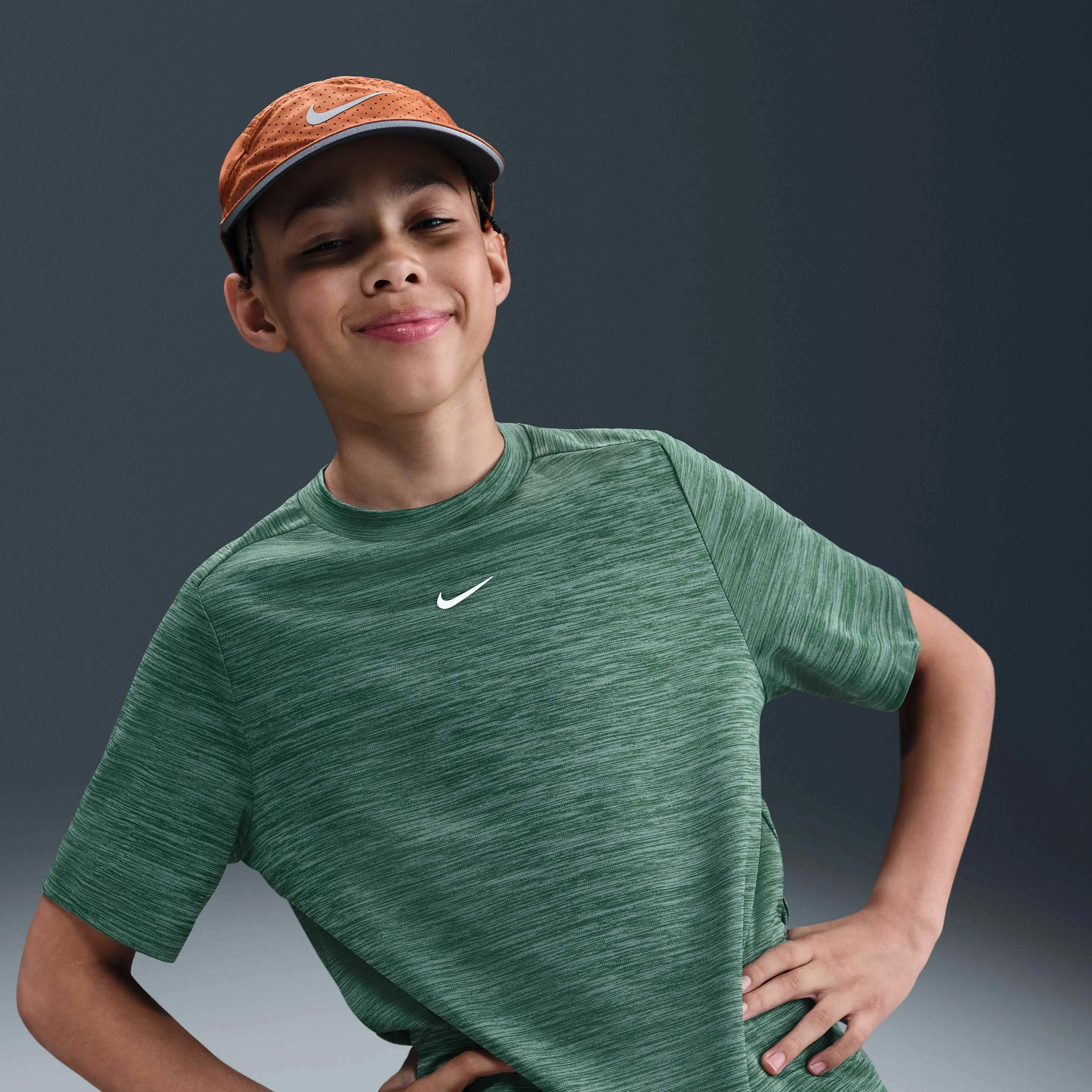 تی شرت آستین کوتاه ورزشی نایکی Dri-FIT مناسب کودکان بزرگتر