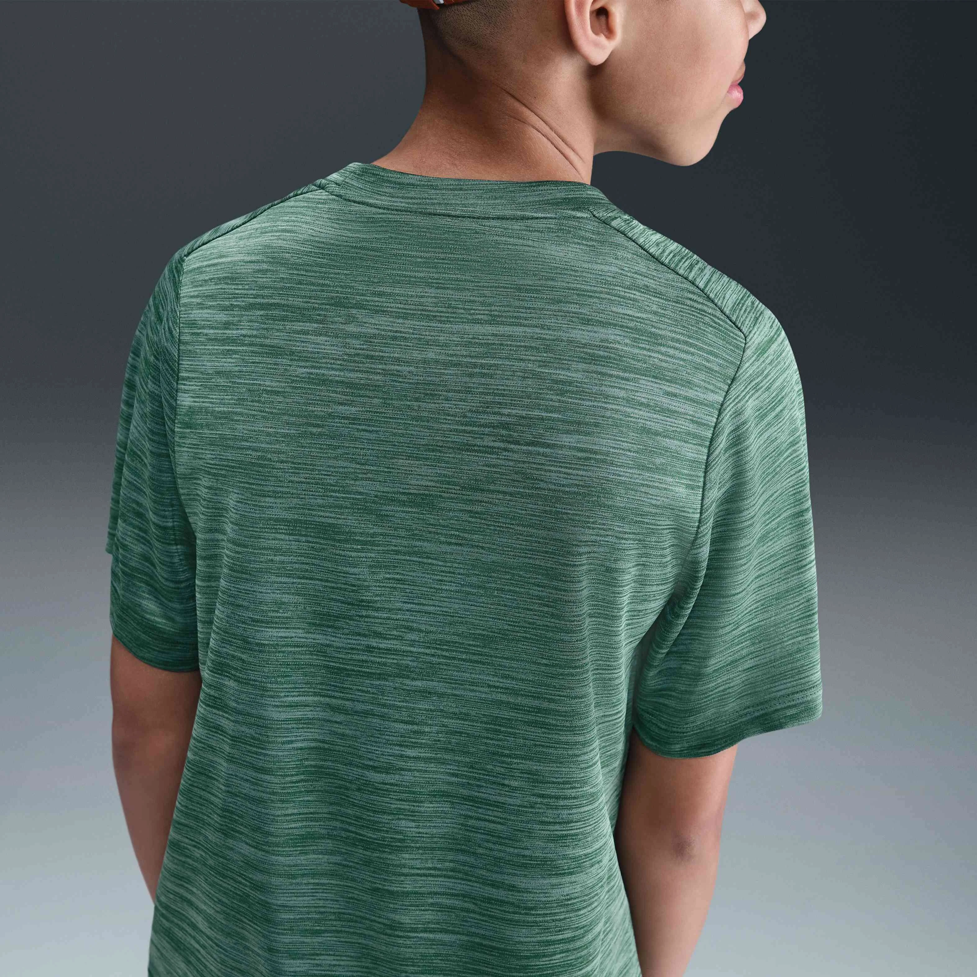 تی شرت آستین کوتاه ورزشی نایکی Dri-FIT مناسب کودکان بزرگتر تی شرت آستین کوتاه ورزشی نایکی Dri-FIT مناسب کودکان بزرگتر