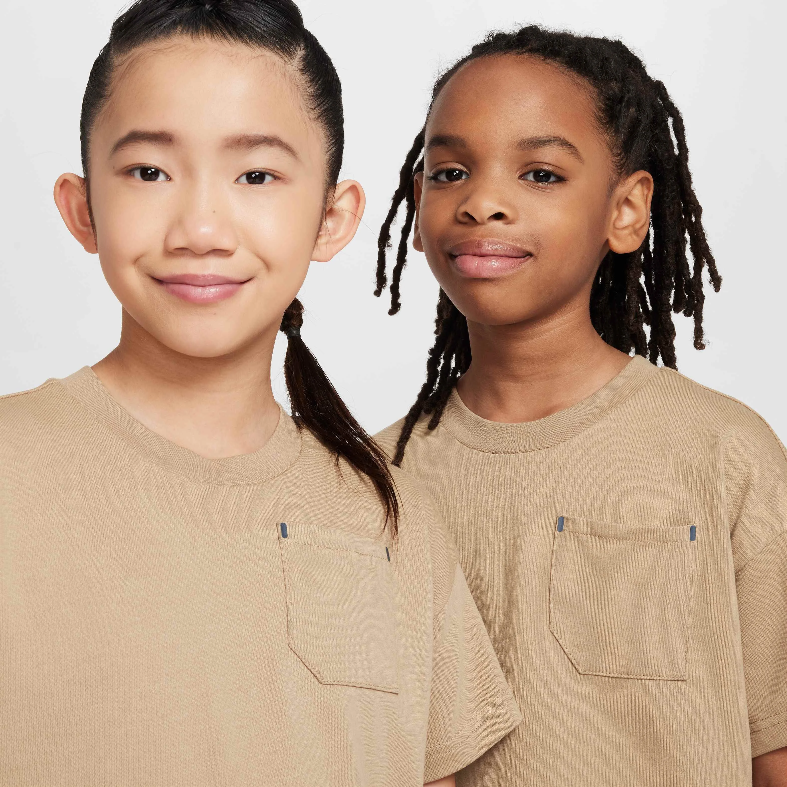 تی شرت آستین کوتاه بچگانه نایکی Sportswear City Utility