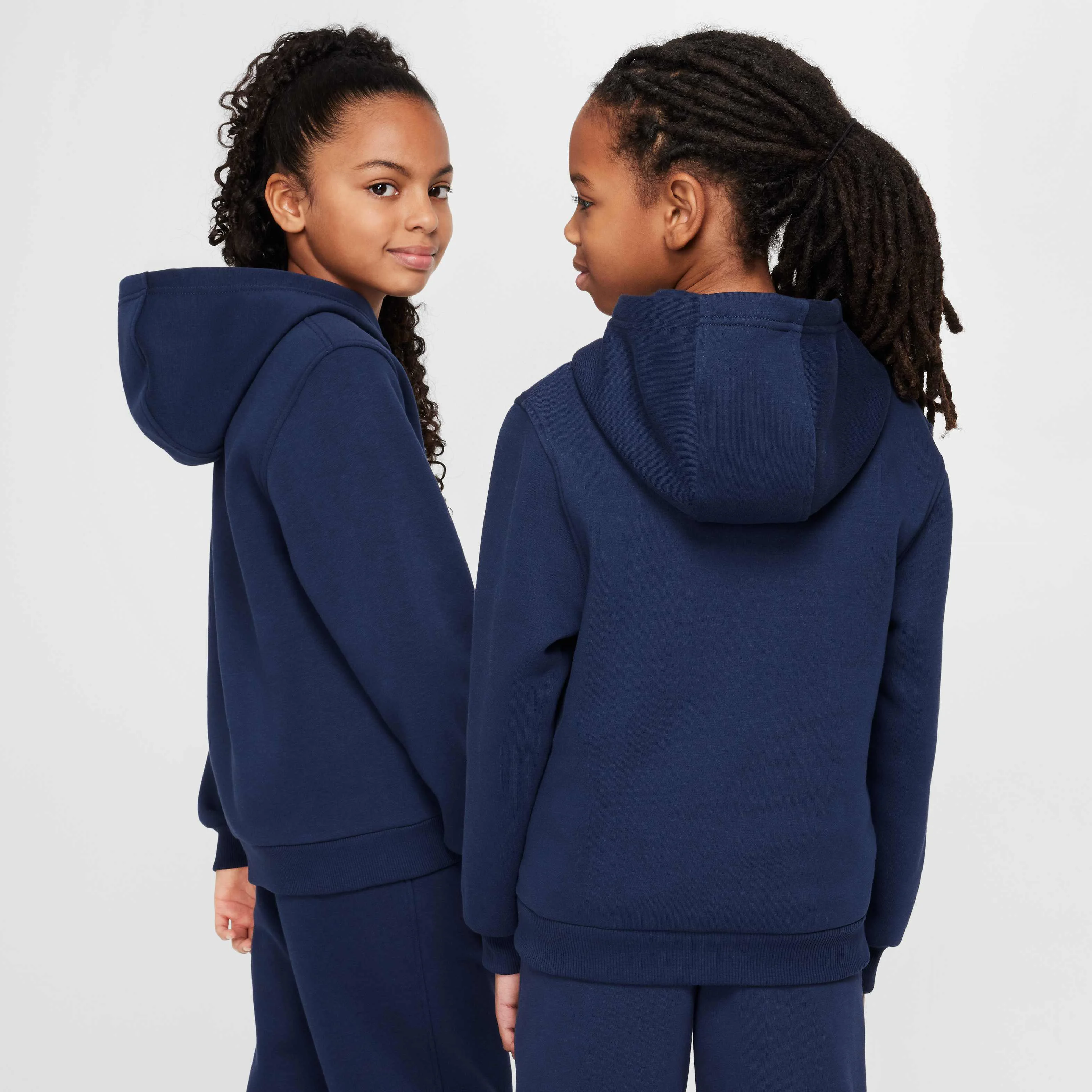 هودی پلار ورزشی نایک برای نوجوانان - رنگ آبسیدین/قرمز یونیورسیتی/طلایی یونیورسیتی