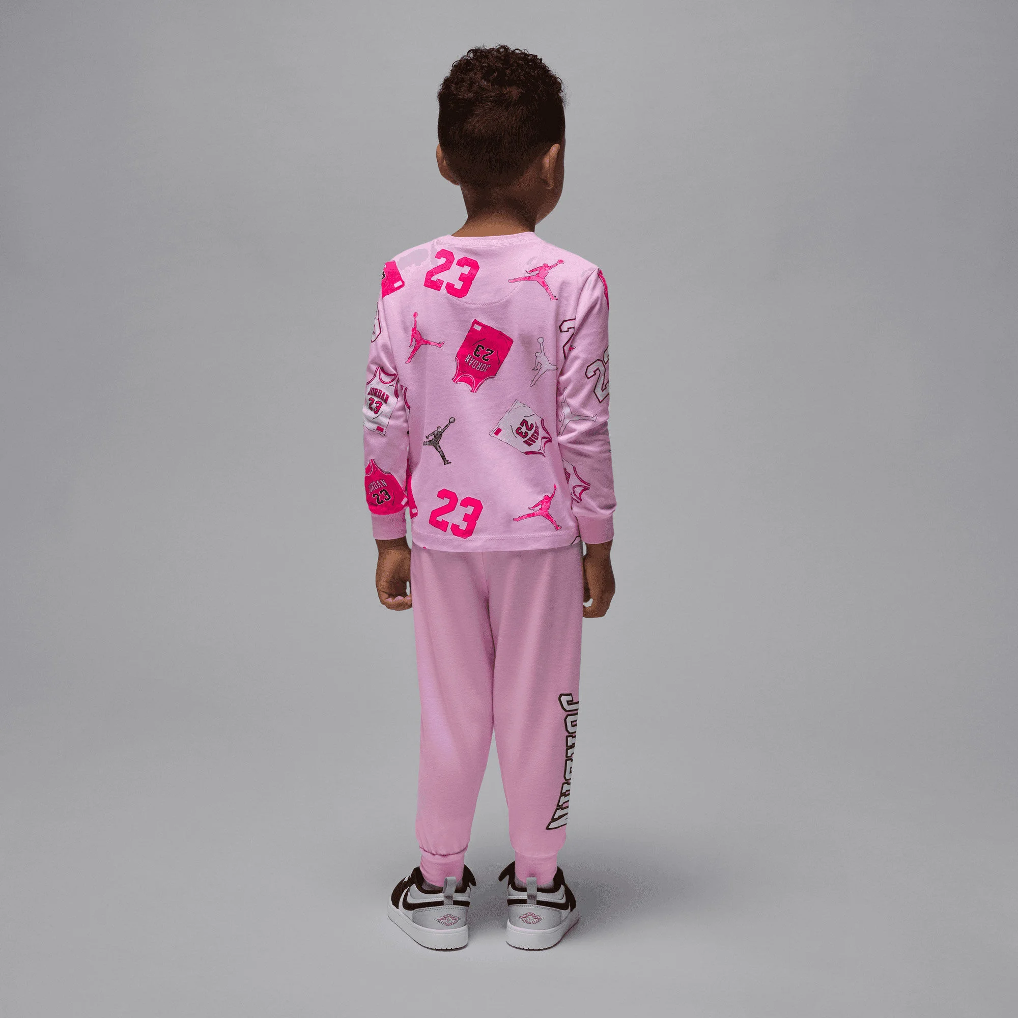 ست تی شرت آستین بلند و شلوار جردن بچگانه مدل 23 - فوم صورتی