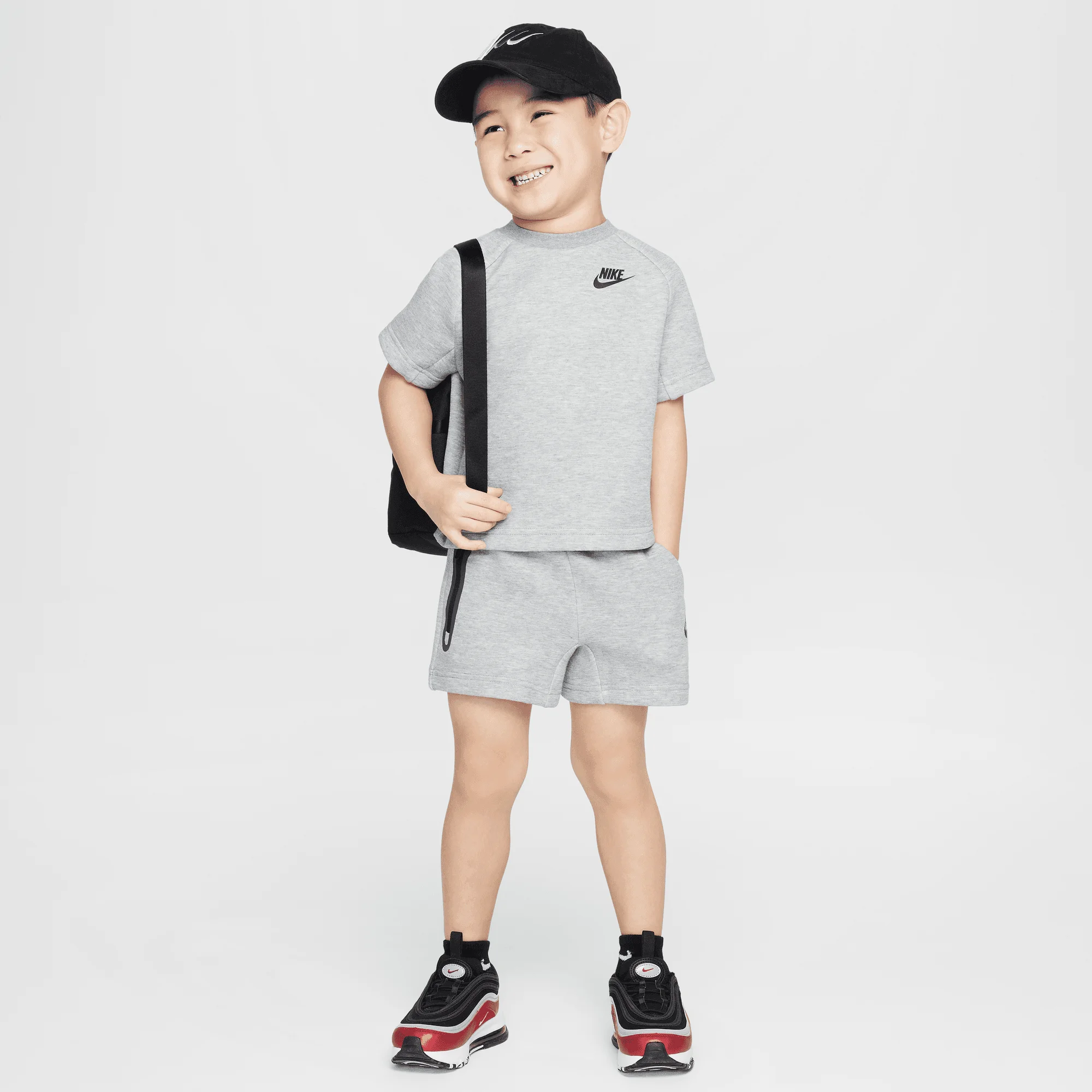 ست تی‌شرت و شلوارک پشمی نایک مخصوص کودکان - خاکستری تیره