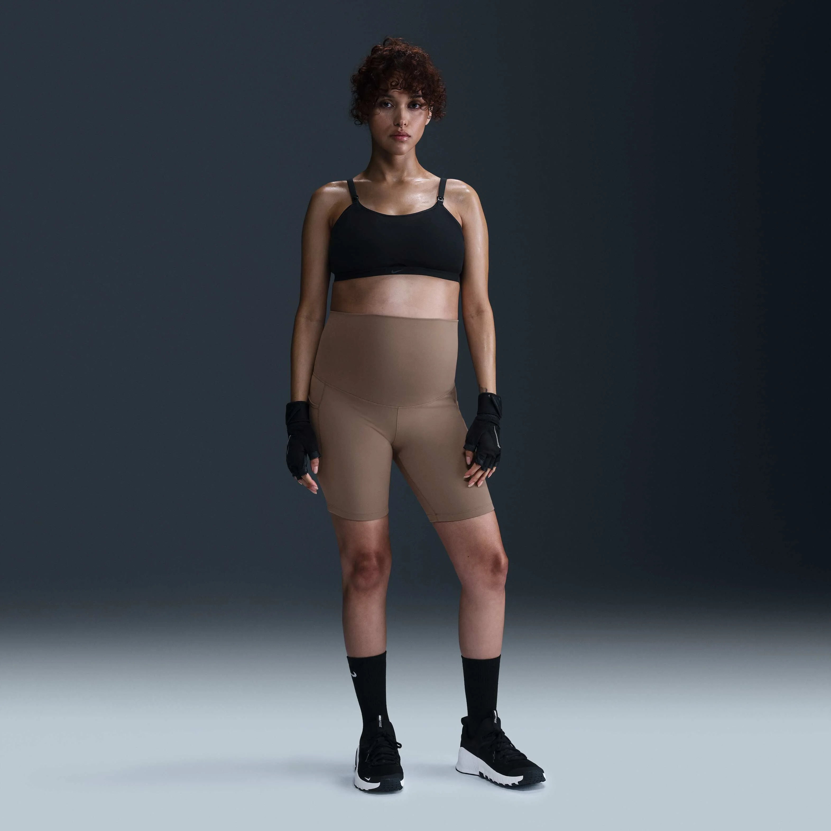 شورت ورزشی زنانه نایکی (M) One Dri-FIT کمر بلند 20.5 سانتی‌متری (تقریبی) با جیب (بارداری) - قهوه‌ای مینک