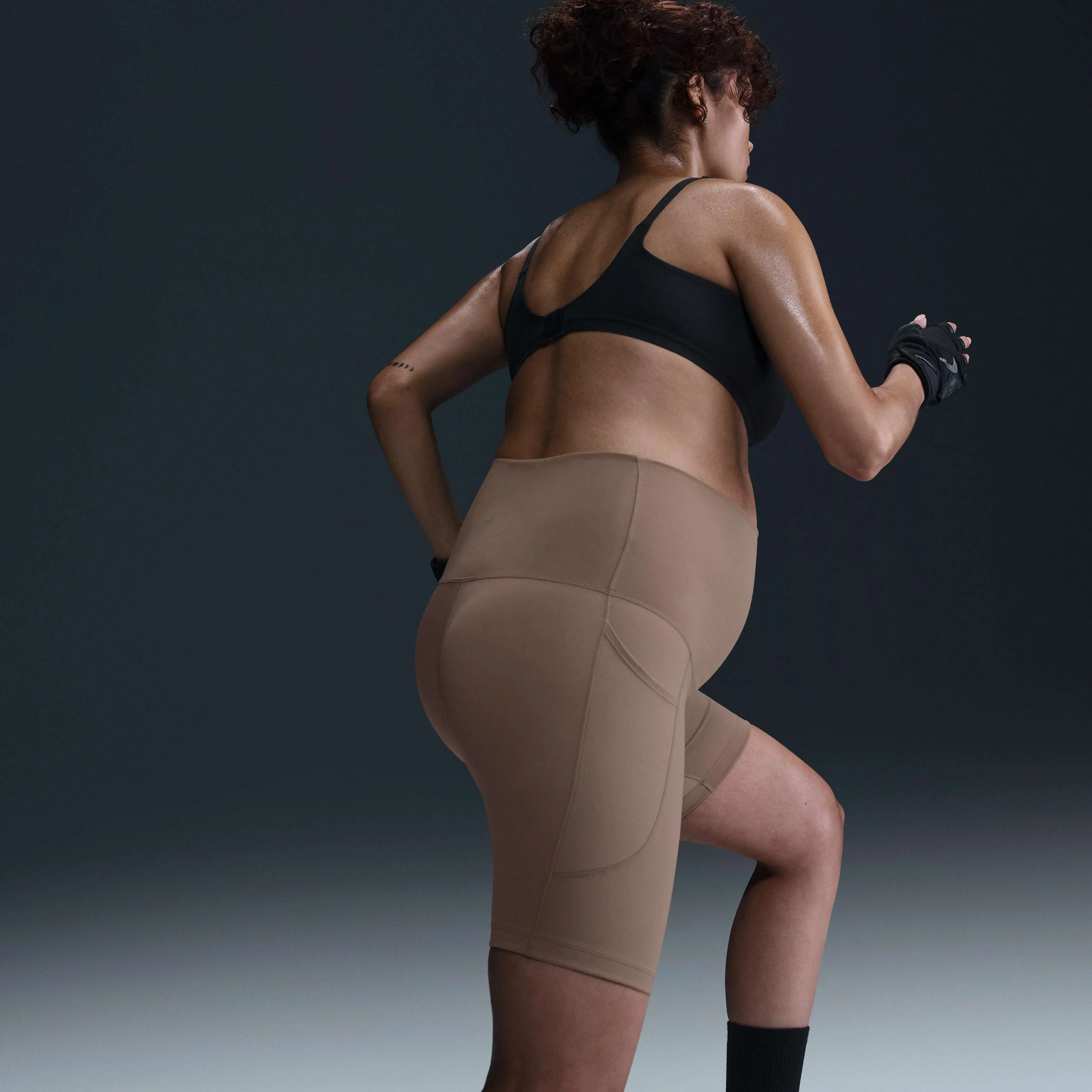 شورت ورزشی زنانه نایکی (M) One Dri-FIT کمر بلند 20.5 سانتیمتری (تقریبی) با جیب (بارداری) - قهوهای مینک شورت ورزشی زنانه نایکی (M) One Dri-FIT کمر بلند 20.5 سانتیمتری (تقریبی) با جیب (بارداری) - قهوهای مینک