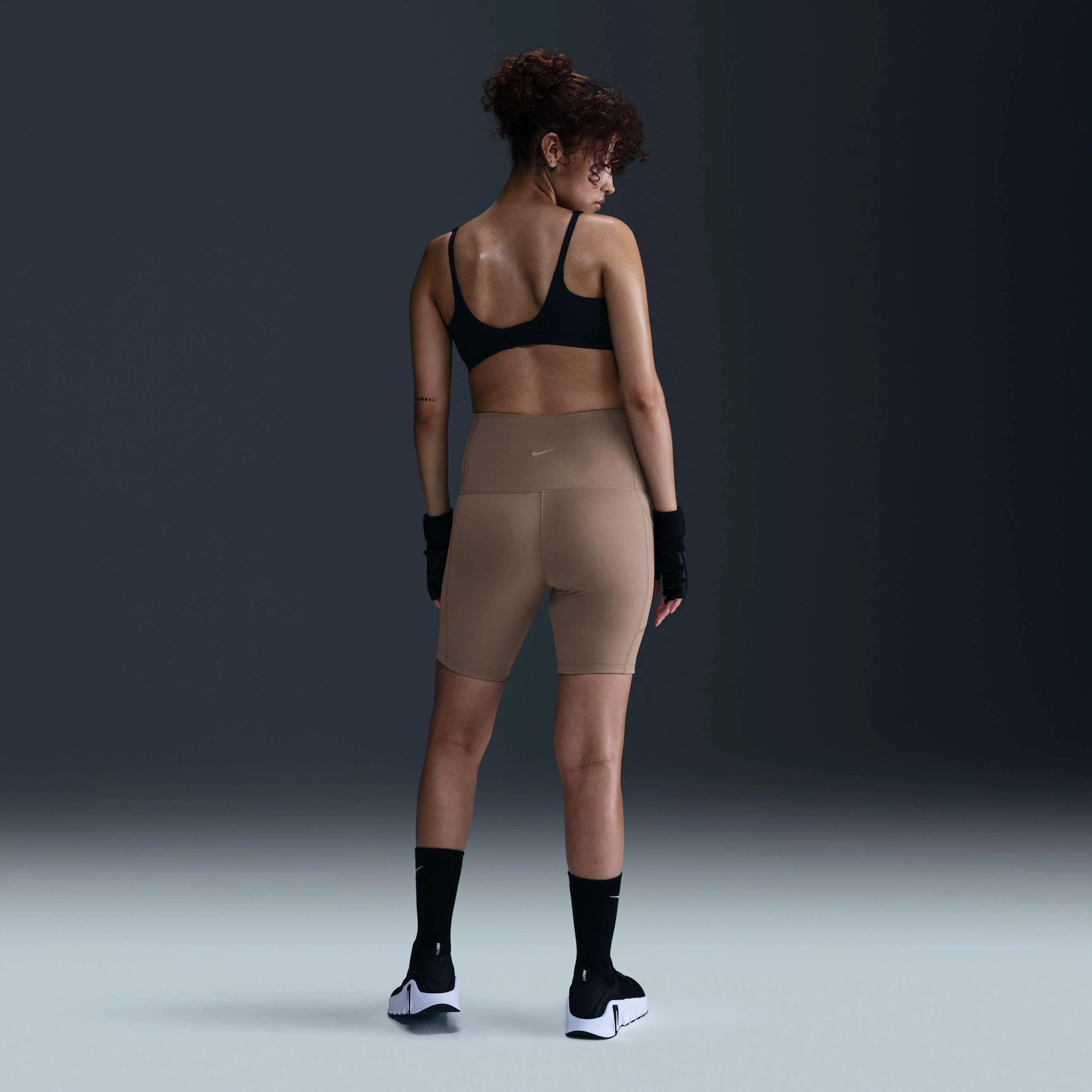 شورت ورزشی زنانه نایکی (M) One Dri-FIT کمر بلند 20.5 سانتیمتری (تقریبی) با جیب (بارداری) - قهوهای مینک شورت ورزشی زنانه نایکی (M) One Dri-FIT کمر بلند 20.5 سانتیمتری (تقریبی) با جیب (بارداری) - قهوهای مینک