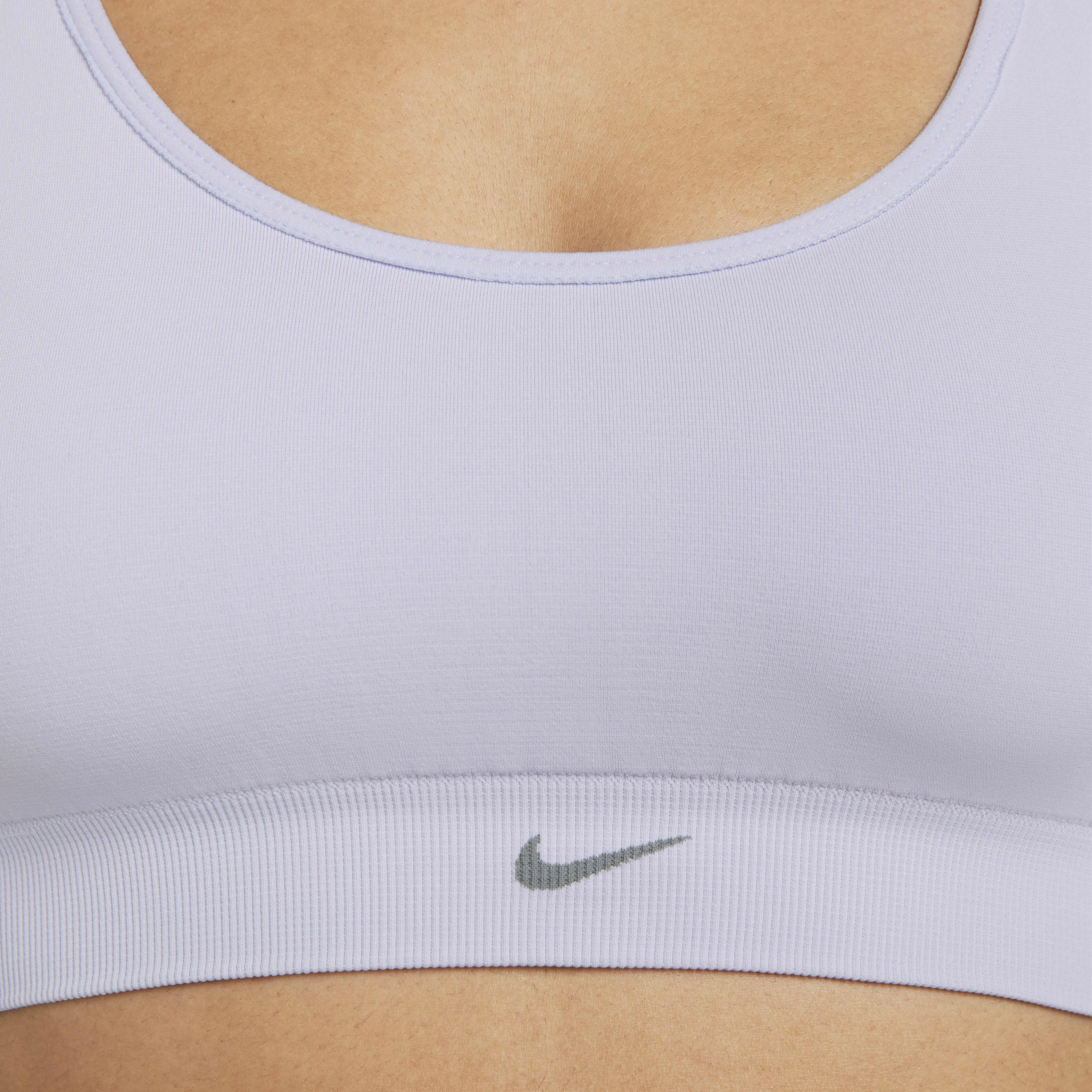 نیم تنه ورزشی زنانه نایک Alate بدون درز و پد با پشتیبانی سبک