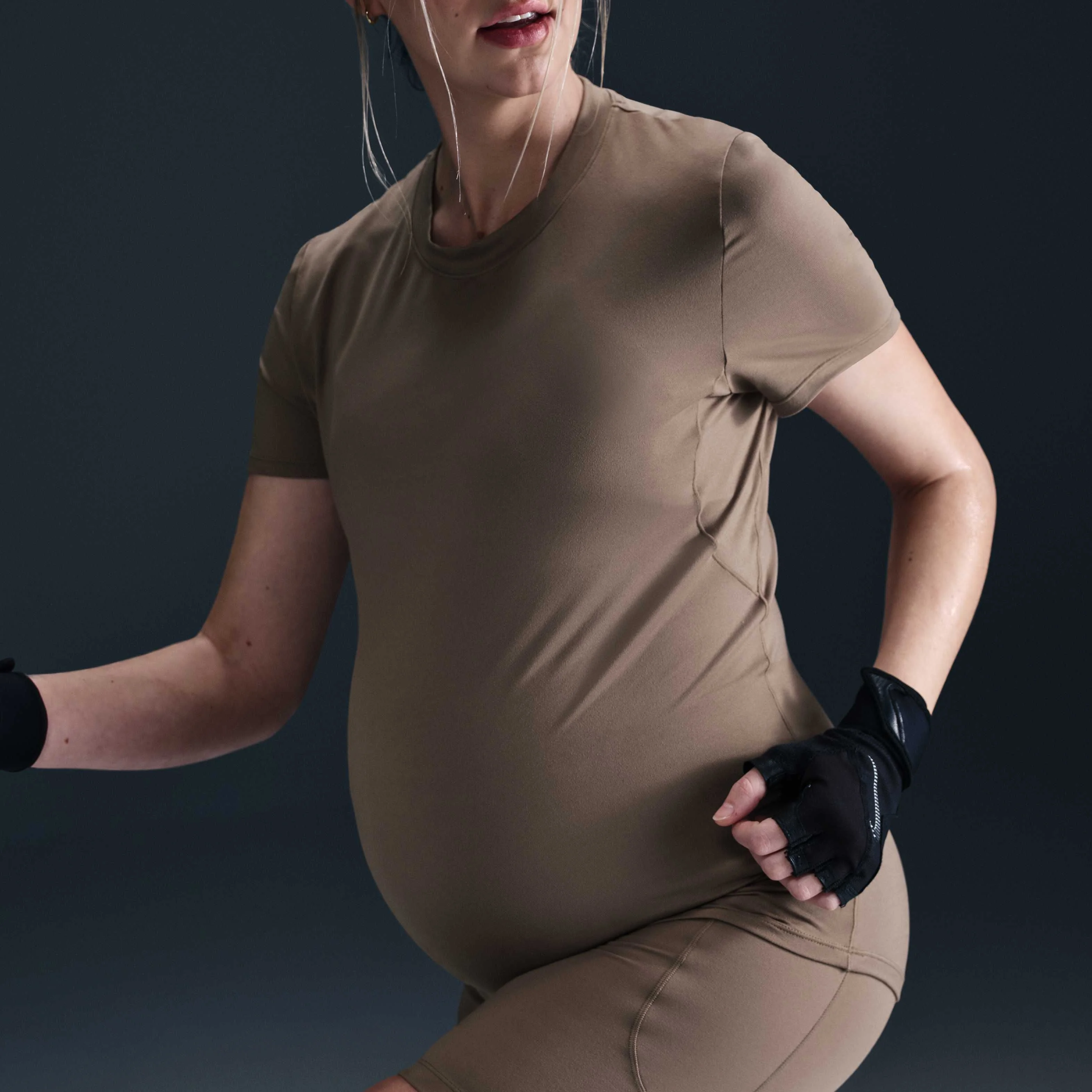 تاپ آستین کوتاه بارداری زنانه نایکی (M) One Dri-FIT Slim-Fit - قهوه ای مینک