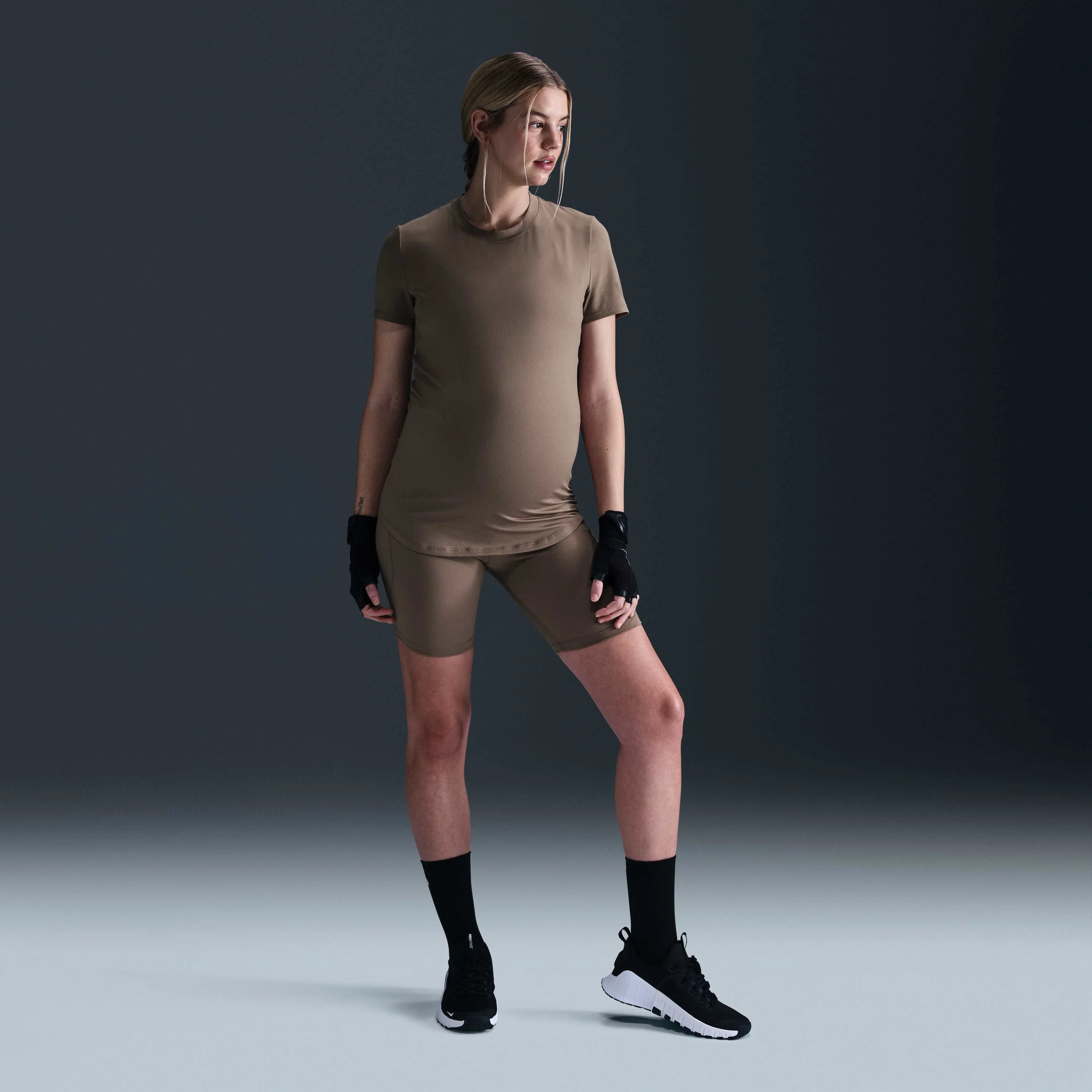 تاپ آستین کوتاه بارداری زنانه نایکی (M) One Dri-FIT Slim-Fit - قهوه ای مینک