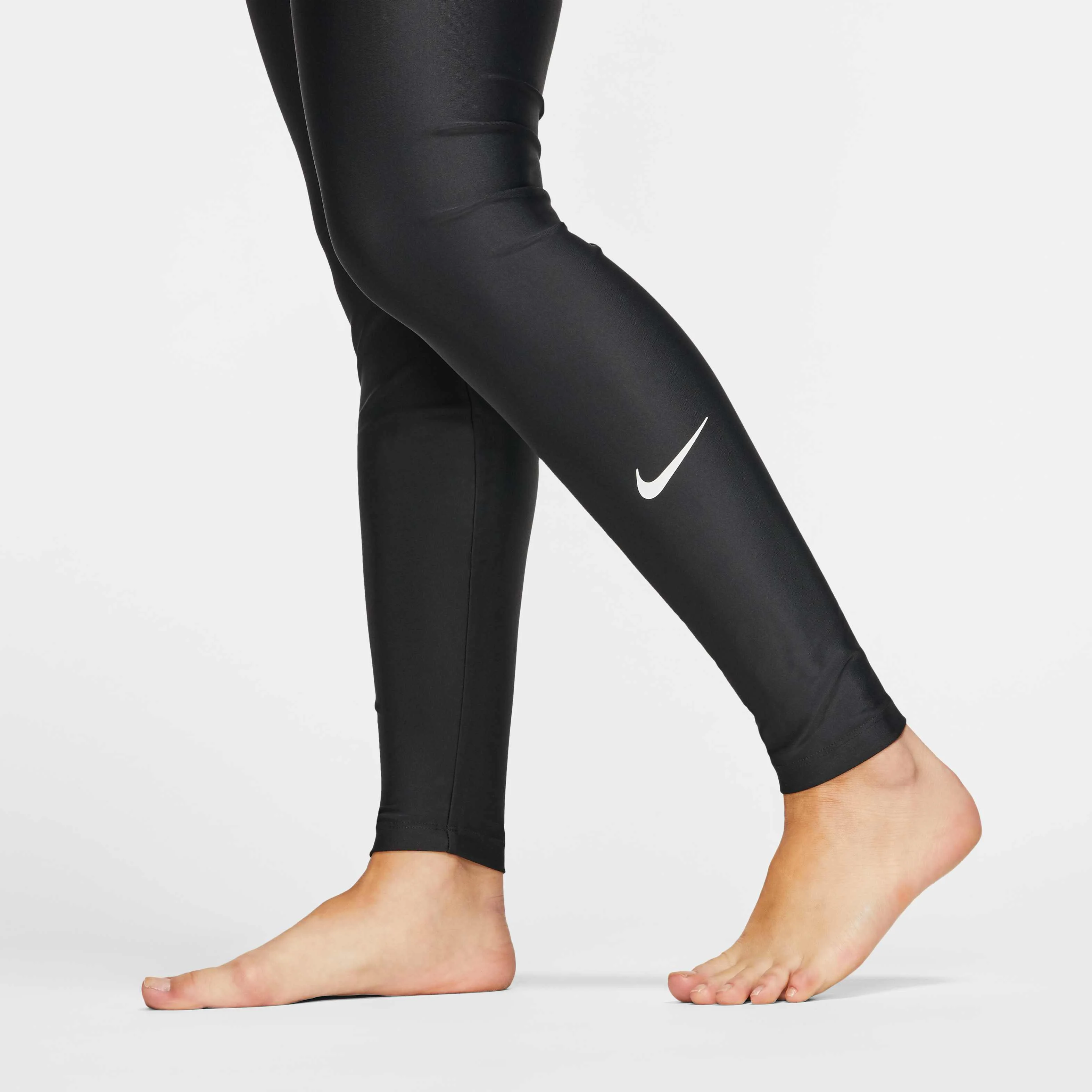 لگ شنای زنانه نایک Victory با پوشش کامل و طراحی باریک لگ شنای زنانه نایک Victory با پوشش کامل و طراحی باریک