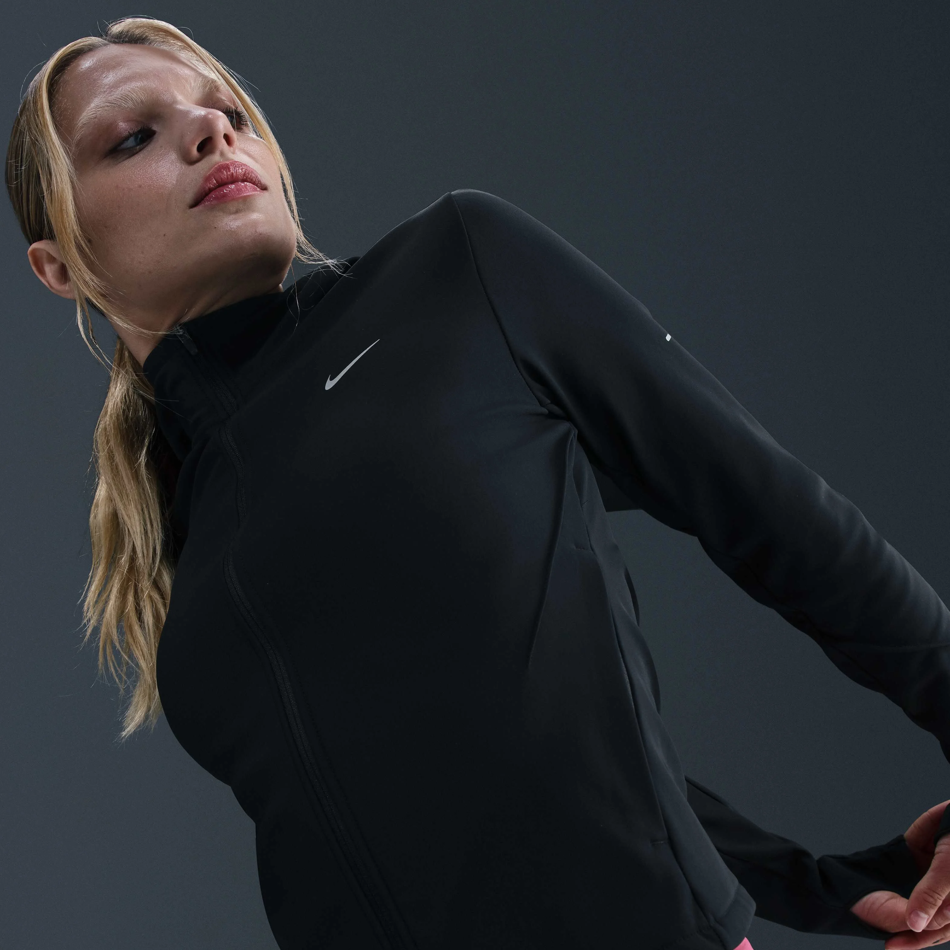 ژاکت ورزشی زنانه نایکی Swift Therma-FIT مناسب دویدن ژاکت ورزشی زنانه نایکی Swift Therma-FIT مناسب دویدن