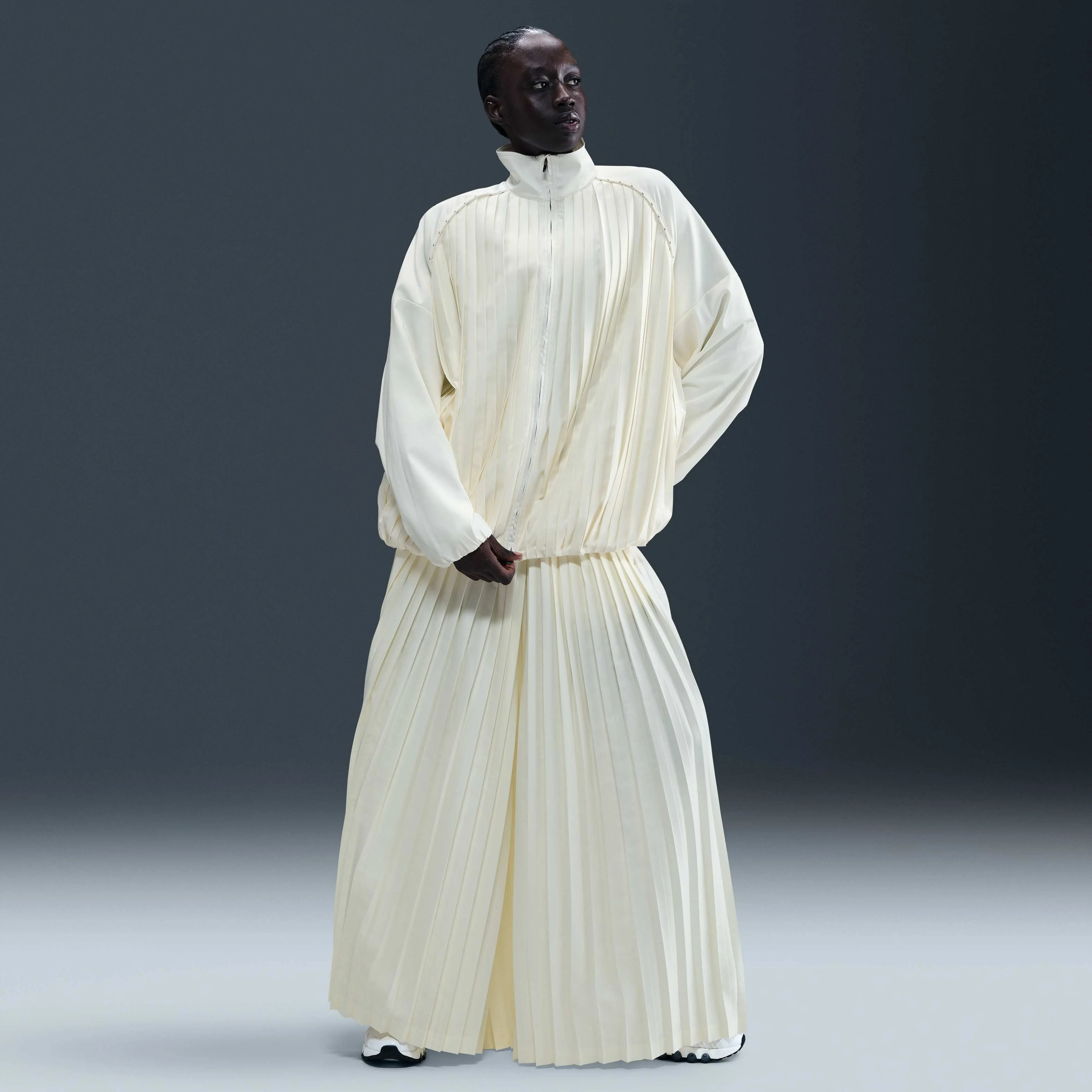 شلوار ورزشی زنانه پلیسه دار با فاق متوسط نایکی Sportswear Collection