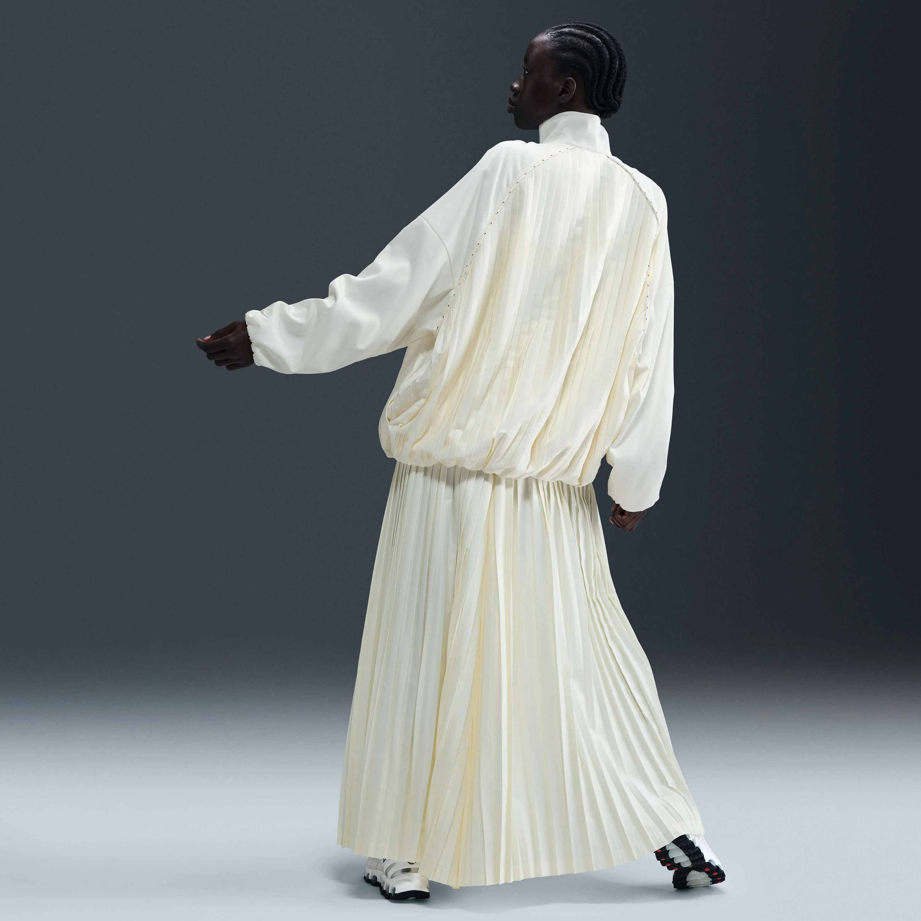 شلوار ورزشی زنانه پلیسه دار با فاق متوسط نایکی Sportswear Collection