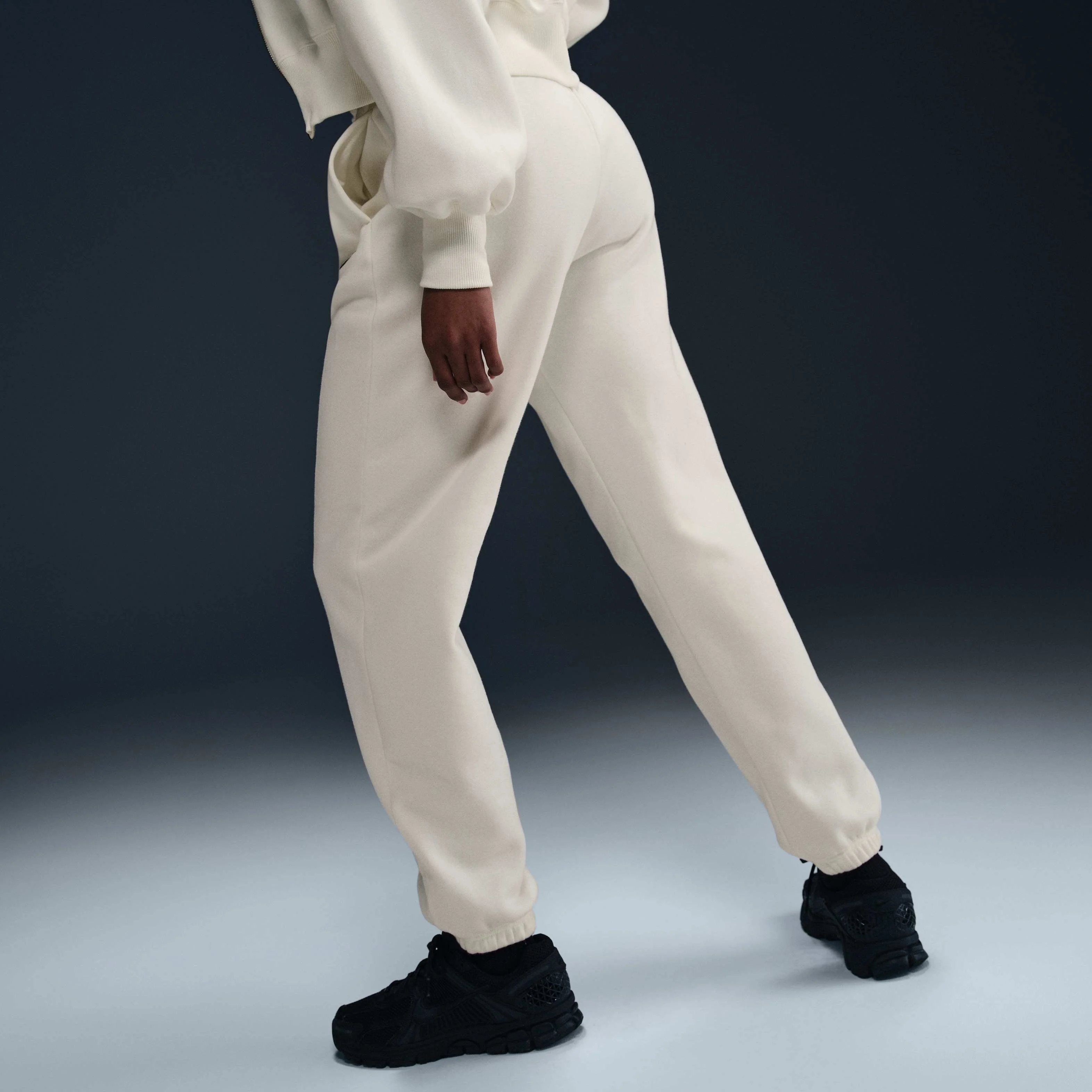 شلوار ورزشی زنانه نایک اسپرتسویر فونیکس پشمی کمر بلند و سایز بزرگ شلوار ورزشی زنانه نایک اسپرتسویر فونیکس پشمی کمر بلند و سایز بزرگ