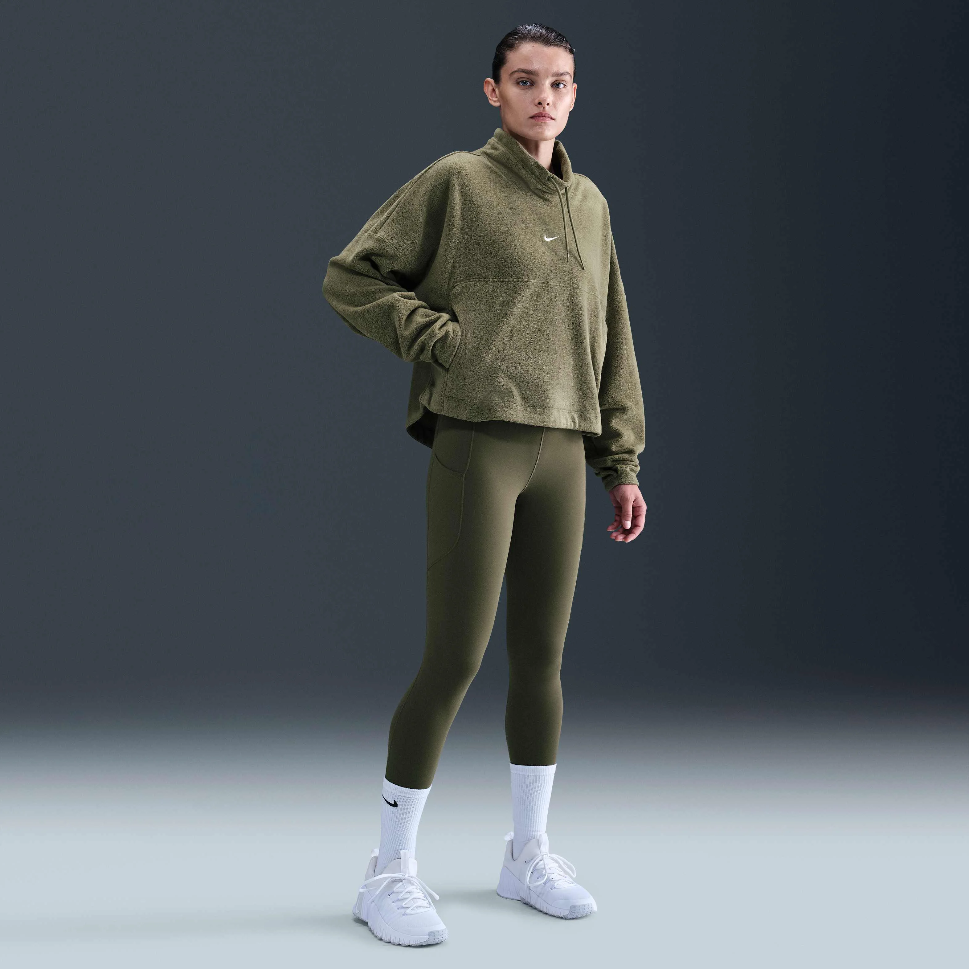 تاپ ورزشی زنانه نایکی مدل One Therma-FIT تاپ ورزشی زنانه نایکی مدل One Therma-FIT