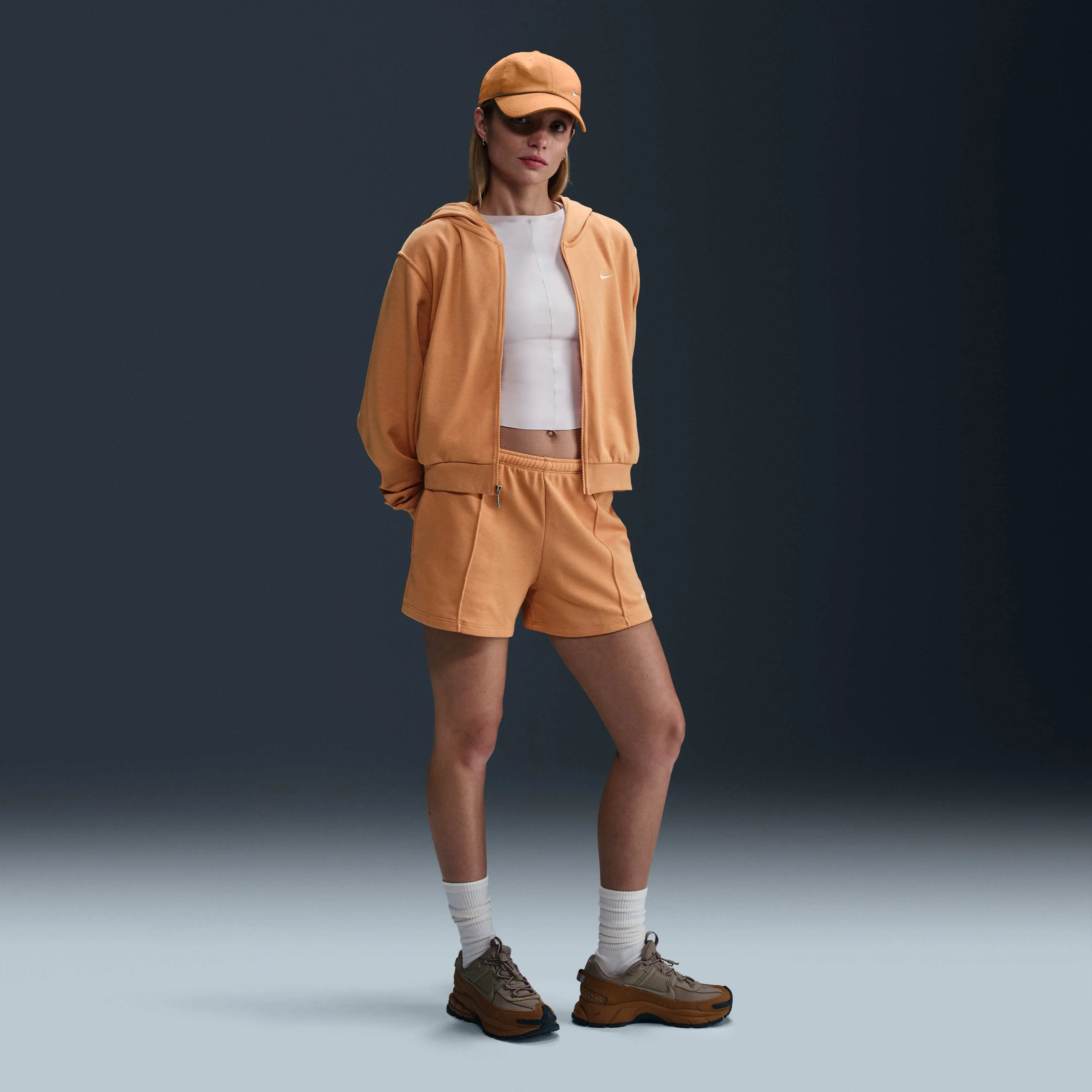 هودی زنانه کلاه دار و زیپ دار نایکی Sportswear Chill Terry - رنگ مسی/کرم