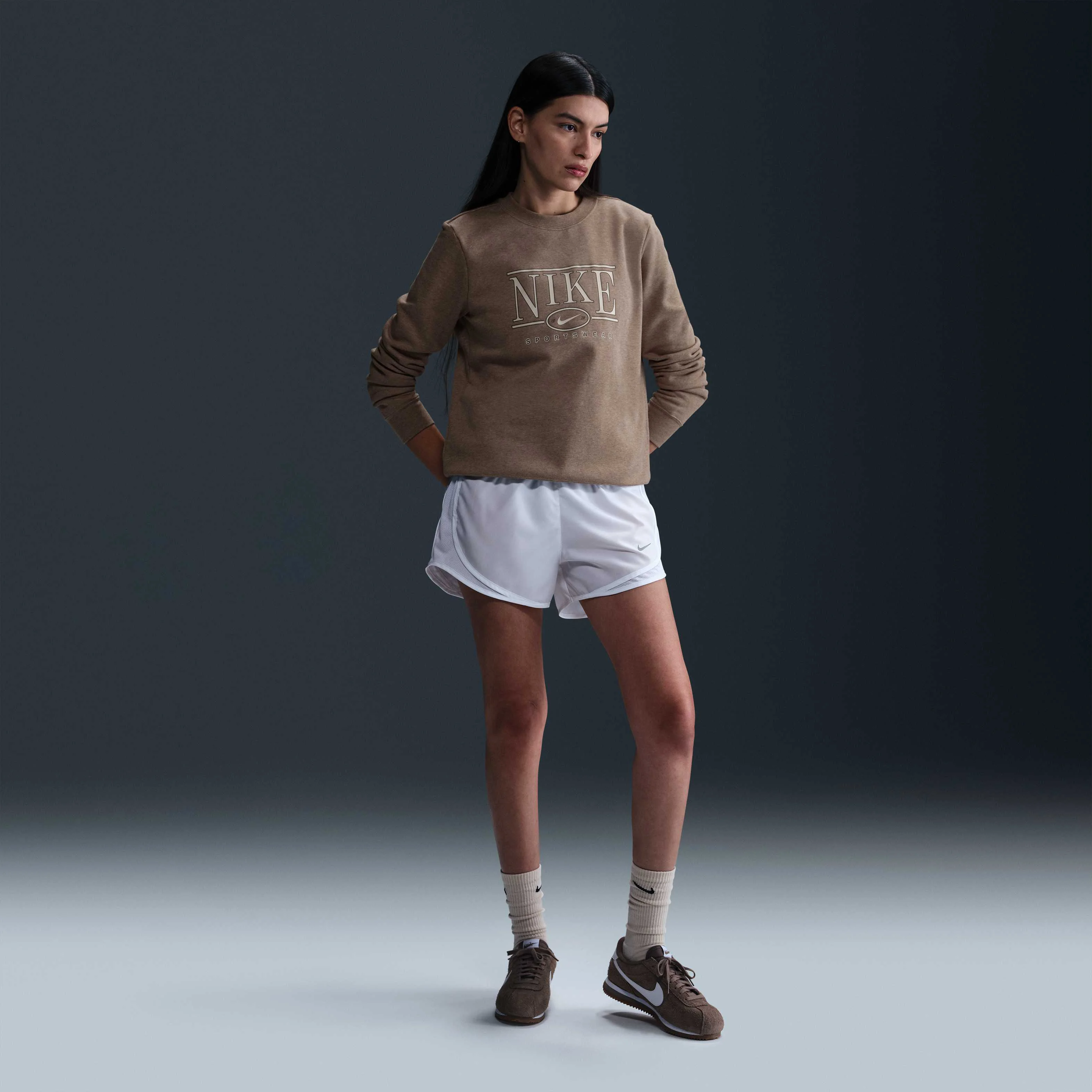 سویشرت زنانه یقه گرد Nike Sportswear Club Fleece - قهوه ای مینک/هدر