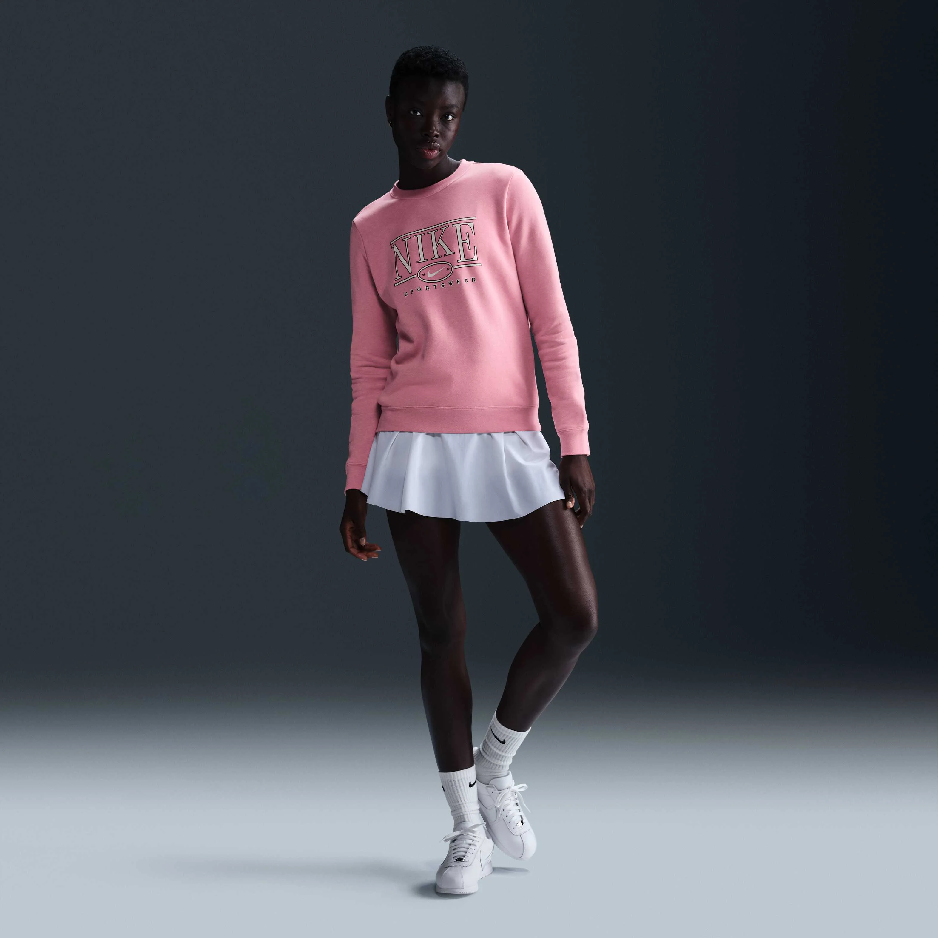 سویشرت زنانه نایکی اسپرتس ویر کلاب فلیس با یقه گرد سویشرت زنانه نایکی اسپرتس ویر کلاب فلیس با یقه گرد