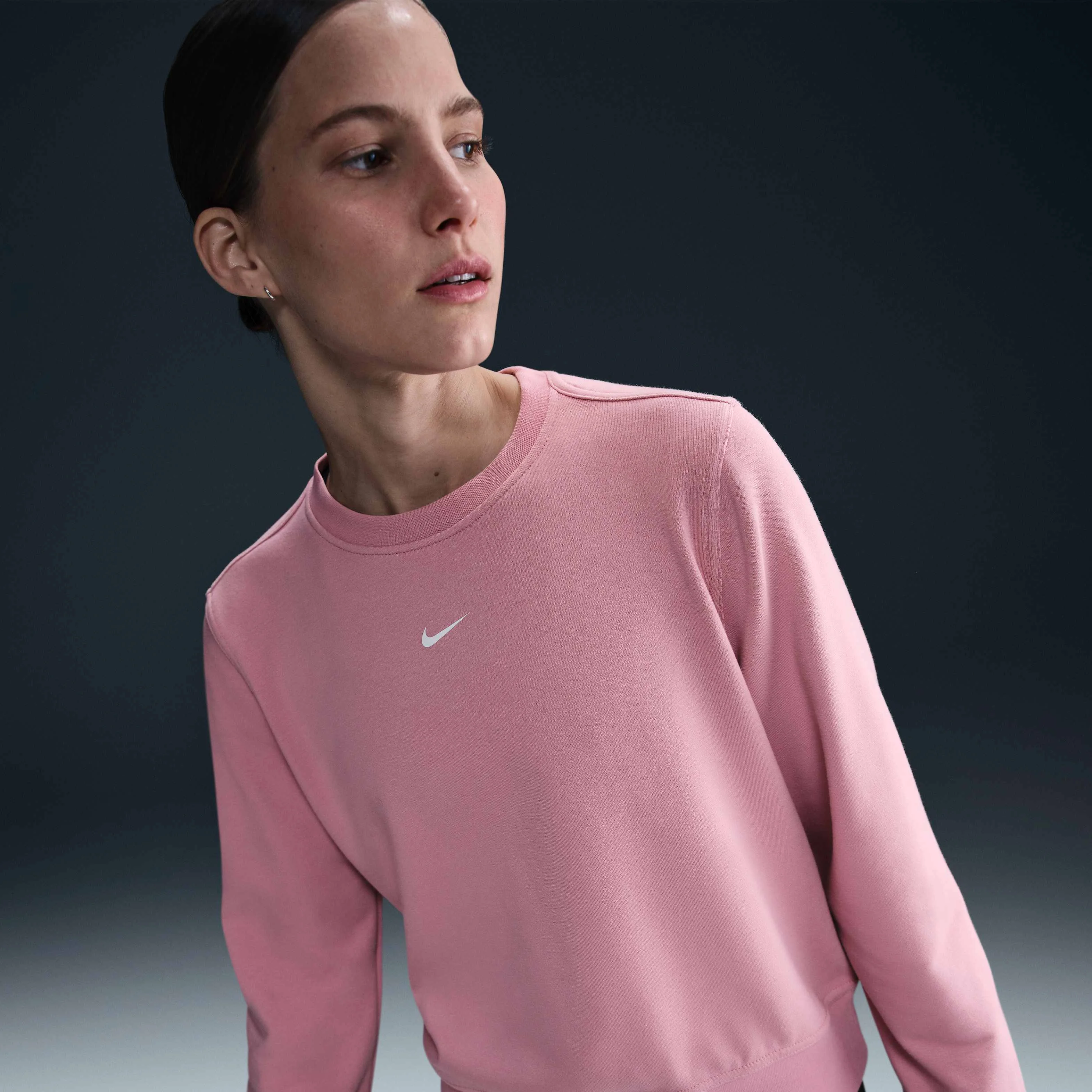 سویشرت زنانه نایکی مدل One با یقه گرد و فناوری Dri-FIT