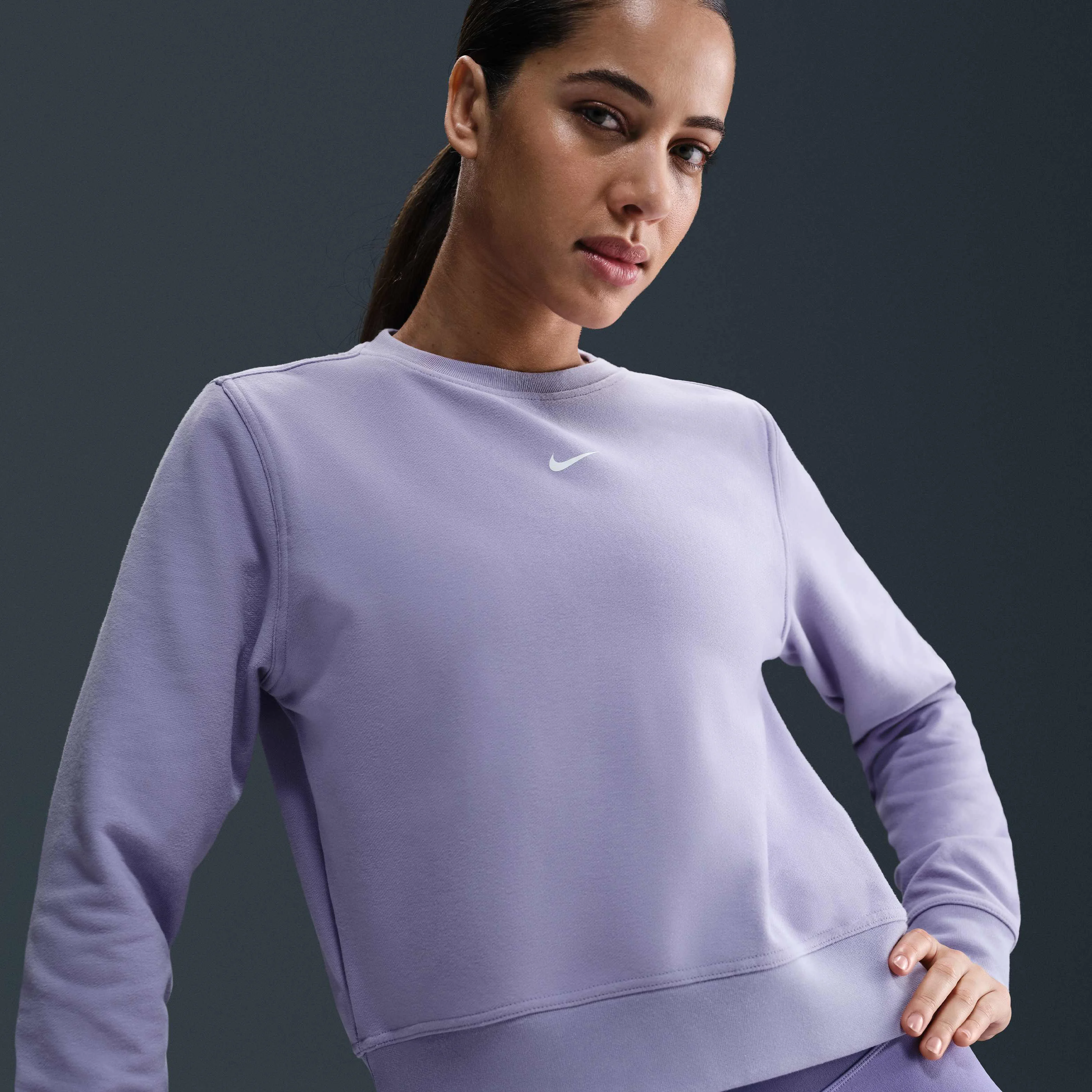 سویشرت زنانه نایکی مدل One Dri-FIT با یقه گرد