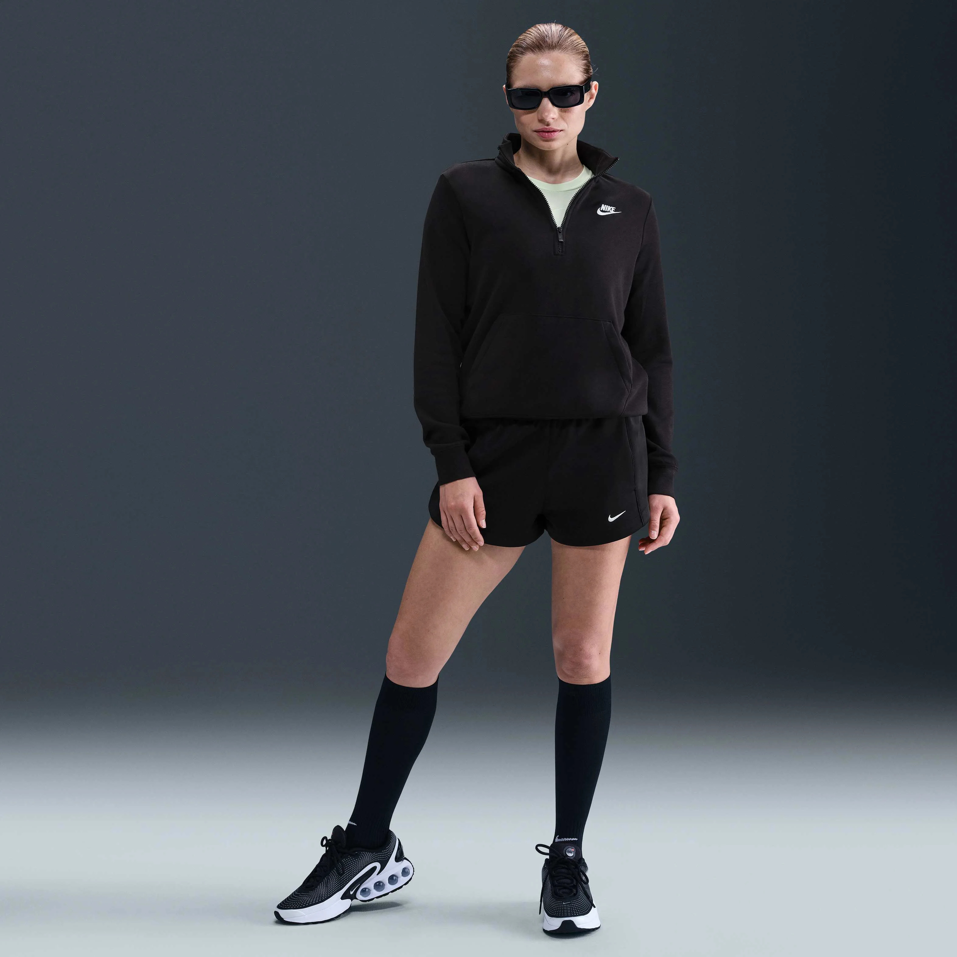 نیم زیپ سویشرت زنانه نایکی Sportswear Club Fleece - مشکی/سفید نیم زیپ سویشرت زنانه نایکی Sportswear Club Fleece - مشکی/سفید
